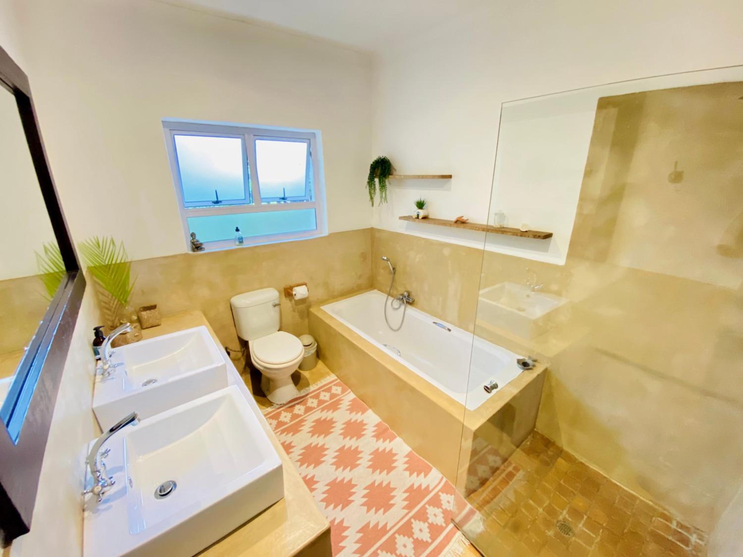 Woodlands Beach Villa