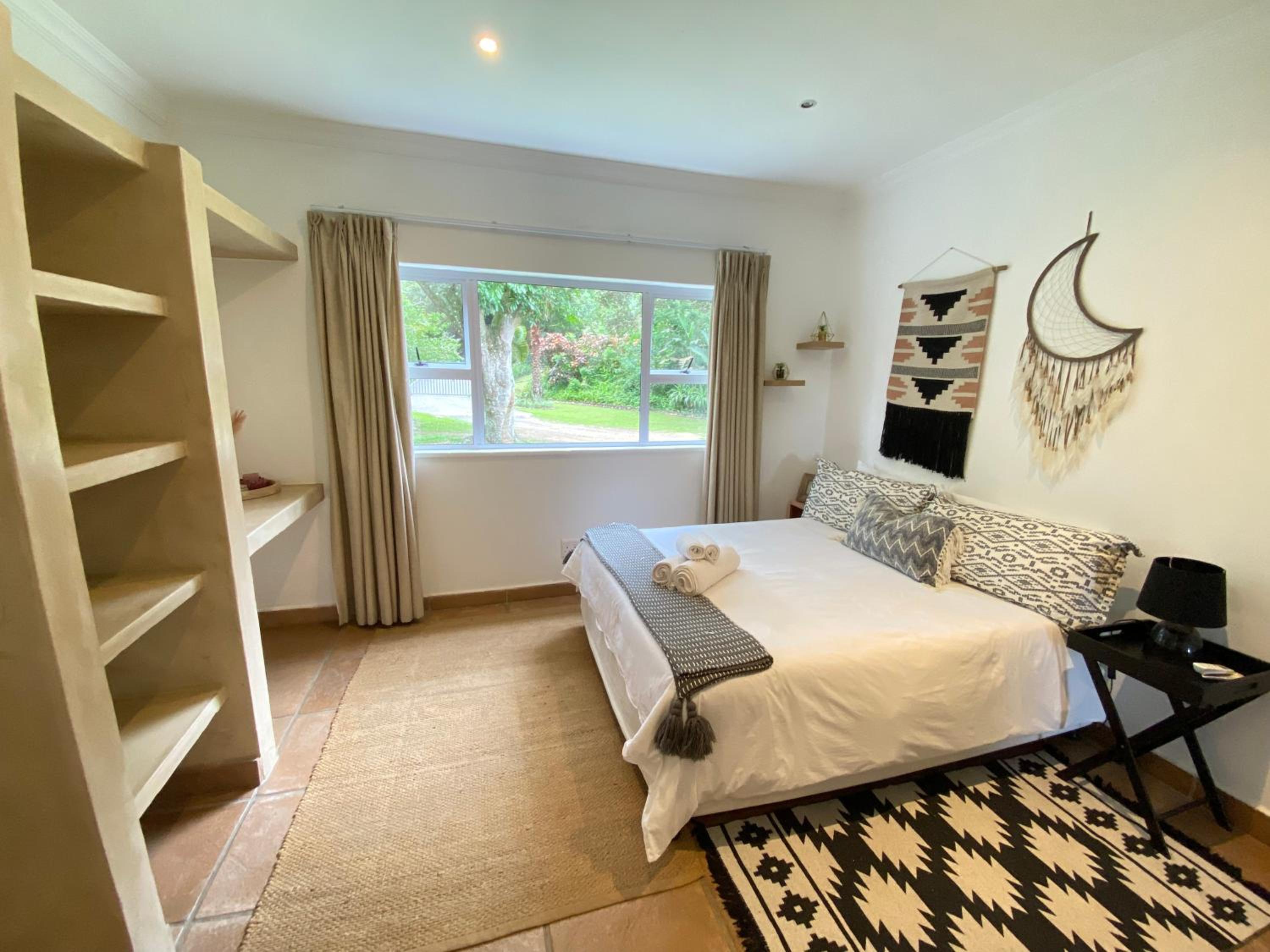 Woodlands Beach Villa