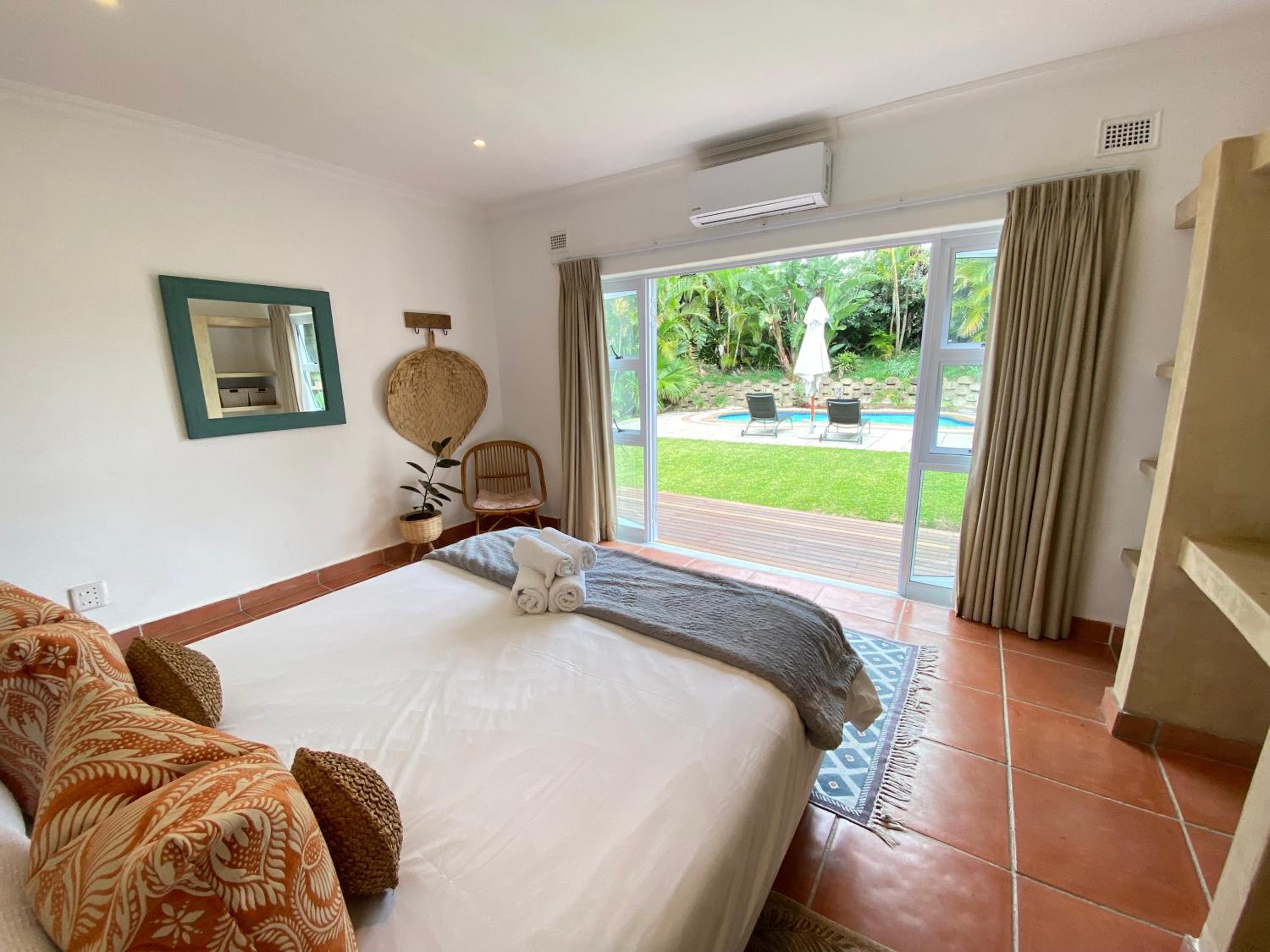 Woodlands Beach Villa