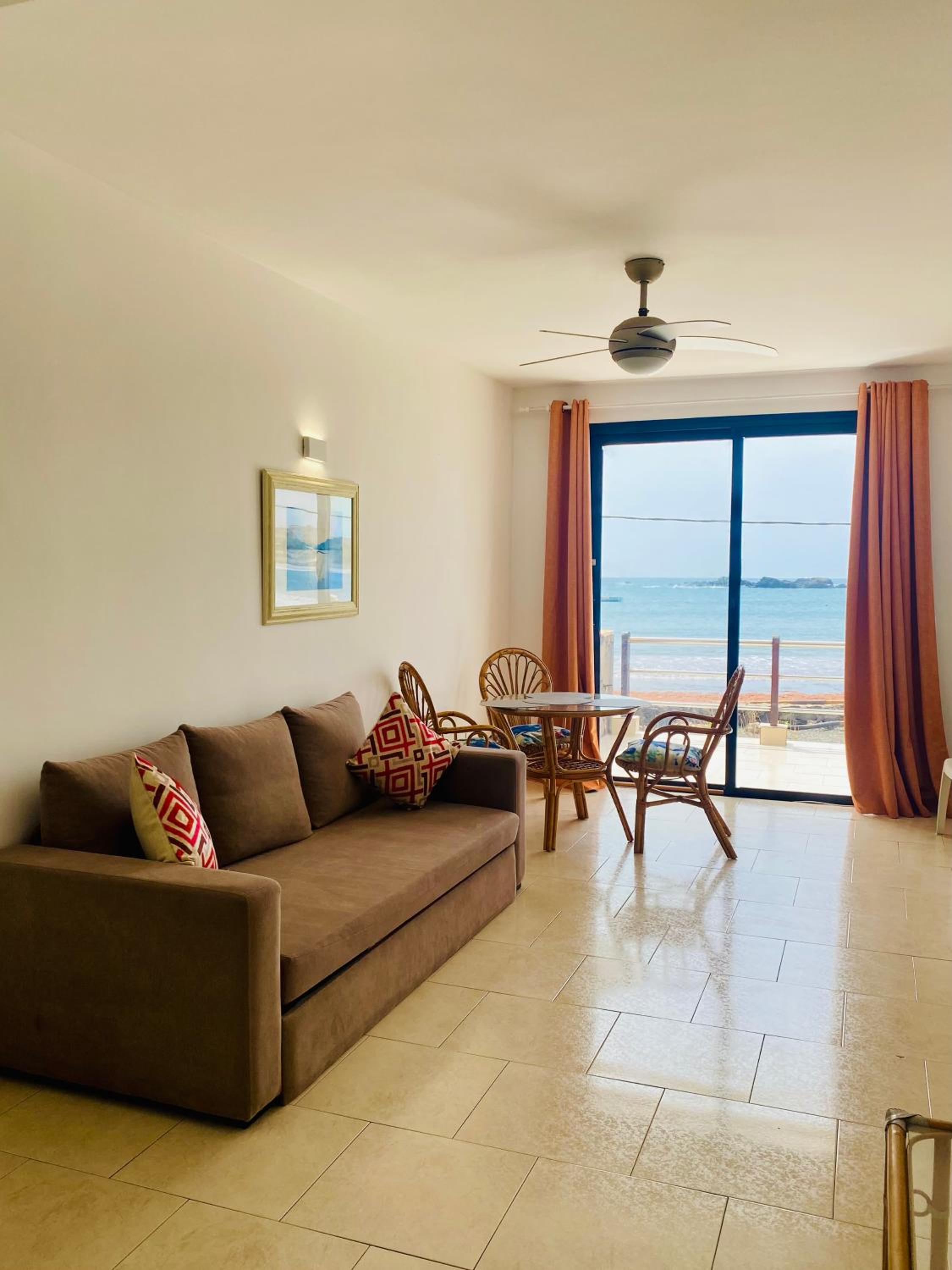 Aparthotel Praia Baixo