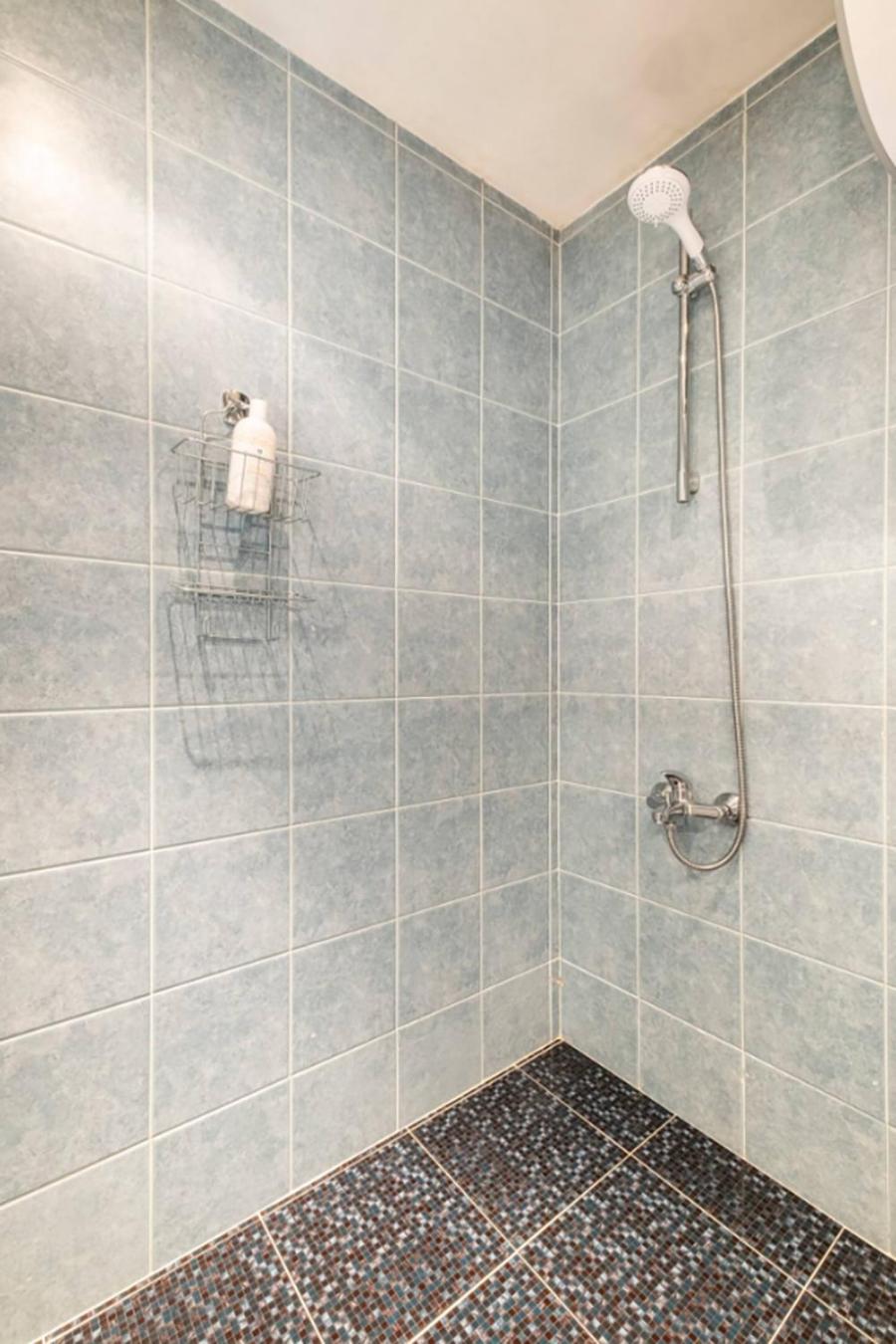 2BDR Duplex Apartment with Parking
