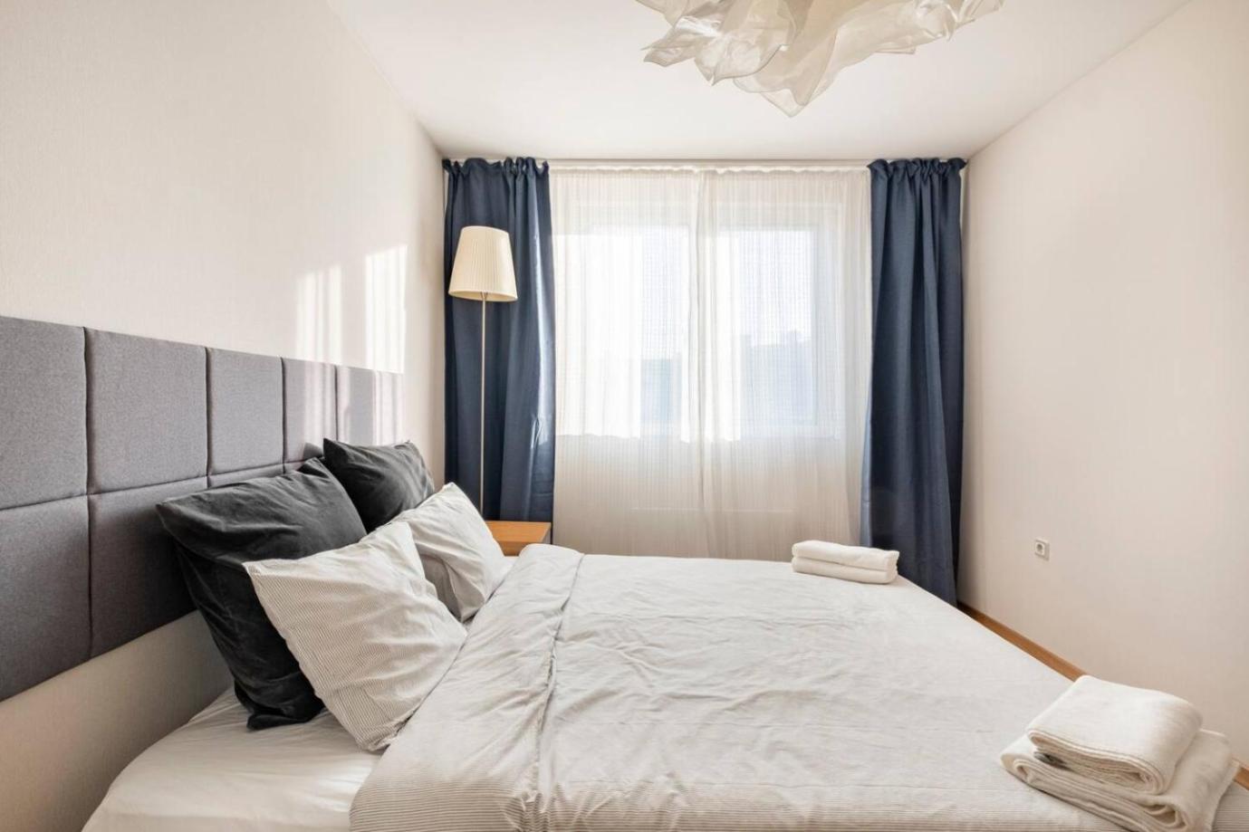 2BDR Duplex Apartment with Parking