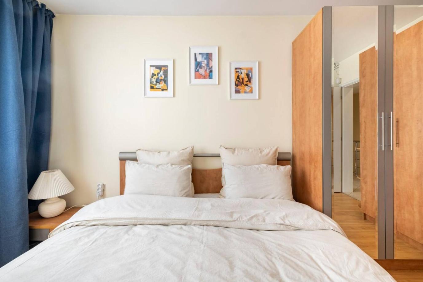 2BDR Duplex Apartment with Parking