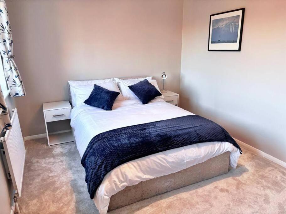 Apartment in Epsom With Free Parking