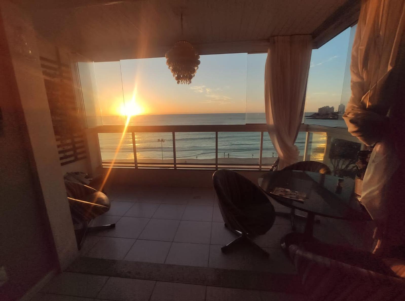 Apartamento FRENTE PARA 0 MAR - PÉ NA AREIA - 3 SUITES COM AR CONDICIONADO, 2- VAGAS PARA CARROS MÉDIOS OU PICK UP E CARRO PEQUENO - FINAMENTE DECORADO - P view 5