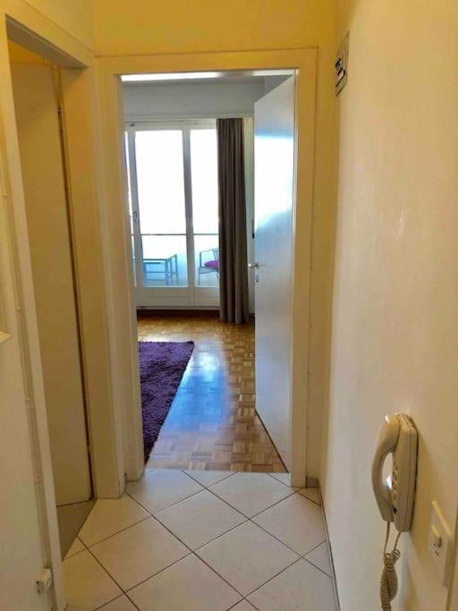 Ganze Wohnung und Balkon,schöne Aussicht,Küche,Bad,Wifi