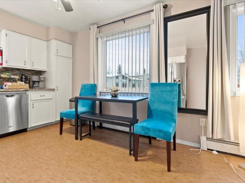 Lovely 3-bedroom rental unit with free parking! view 5