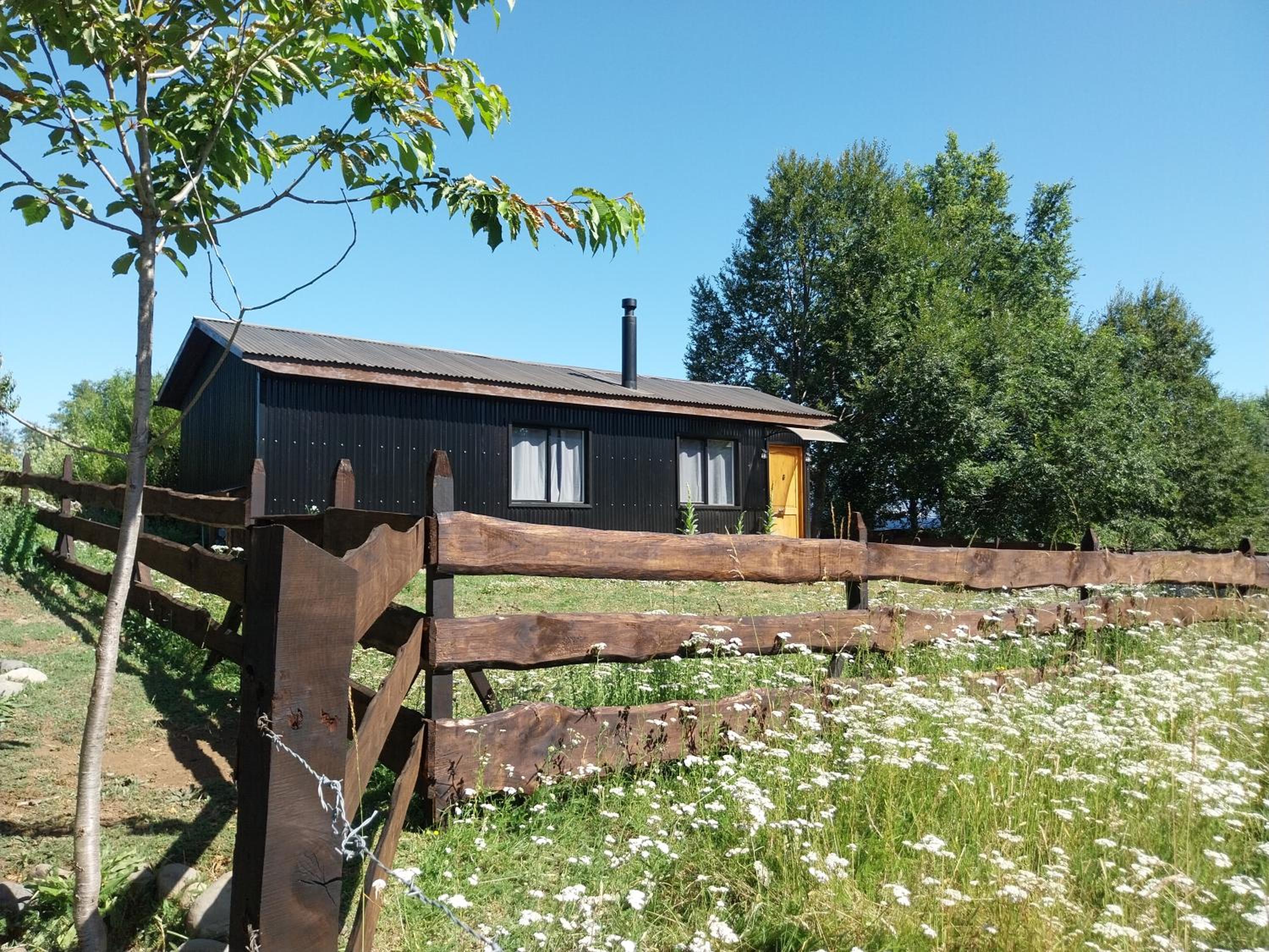 Cabaña entre el Conguillio y Corralco