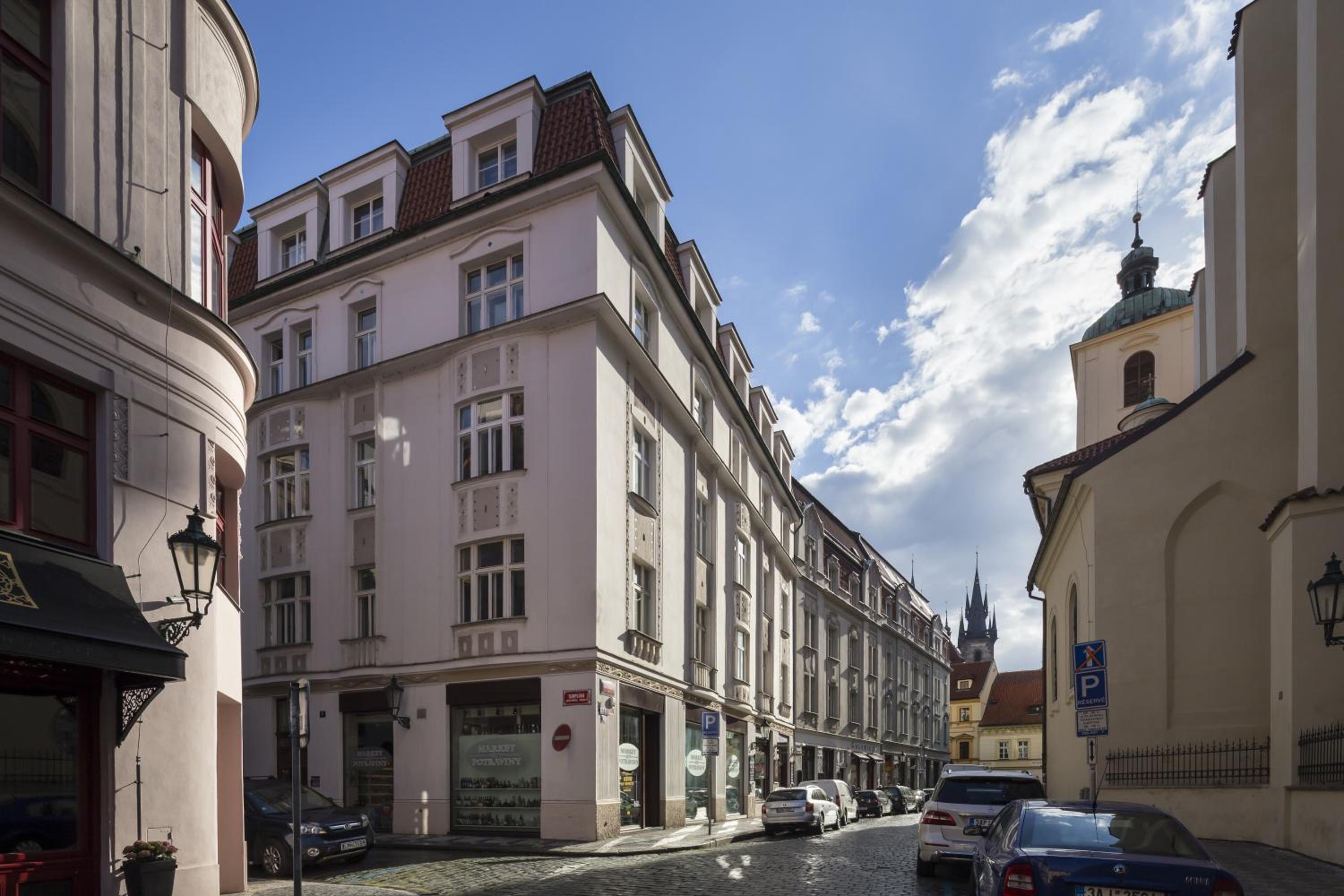 Old Town - 3 Bedroom 3 Bathroom & Kitchen Apartment Templova