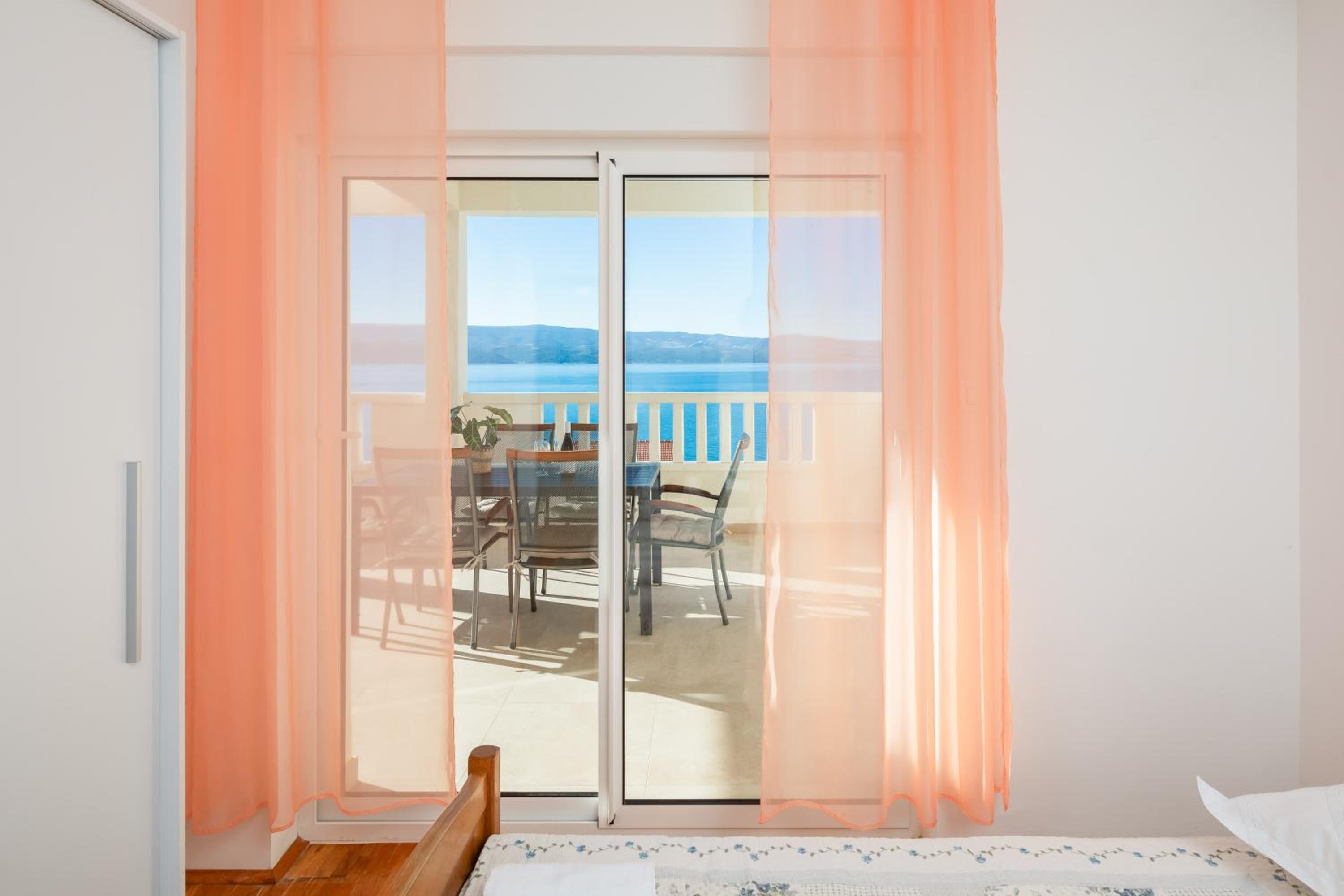 Blue Horizon Suite en Omiš — balance & terrace