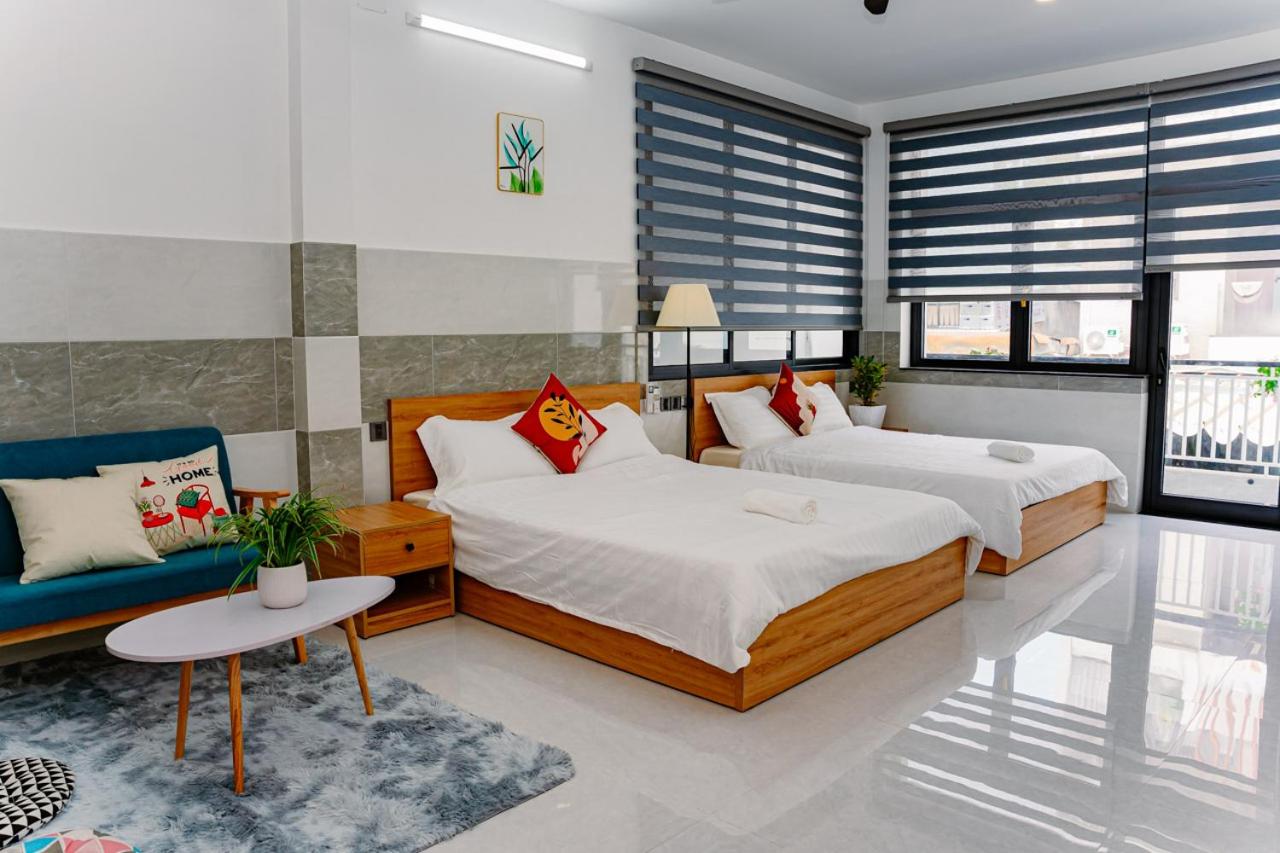 ALOHA SAIGON PREMIUM HOSTEL by Local Travel Experts - Newly opened, Less-touristy location, Spacious rooms, Glass shower bathroom, Free breakfast & Walking