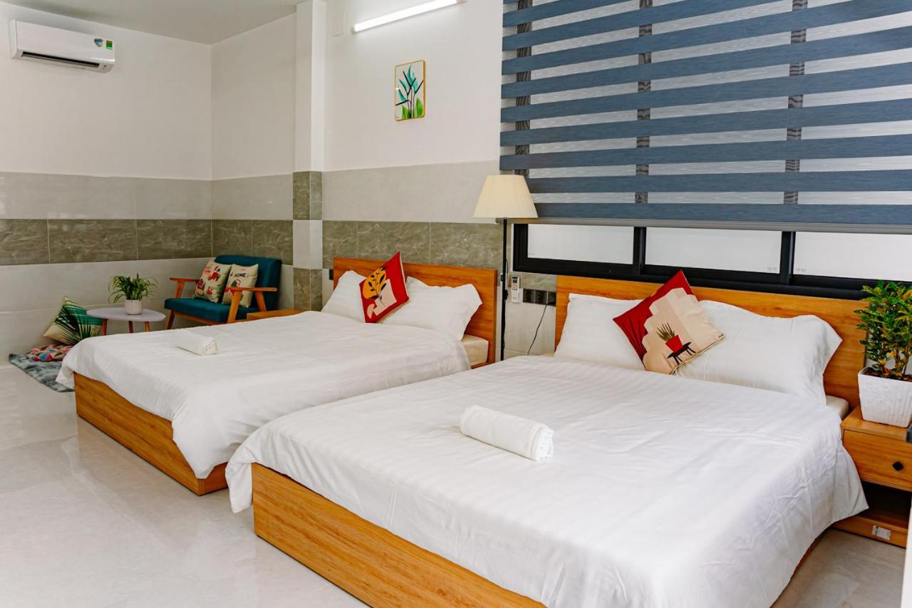 ALOHA SAIGON PREMIUM HOSTEL by Local Travel Experts - Newly opened, Less-touristy location, Spacious rooms, Glass shower bathroom, Free breakfast & Walking