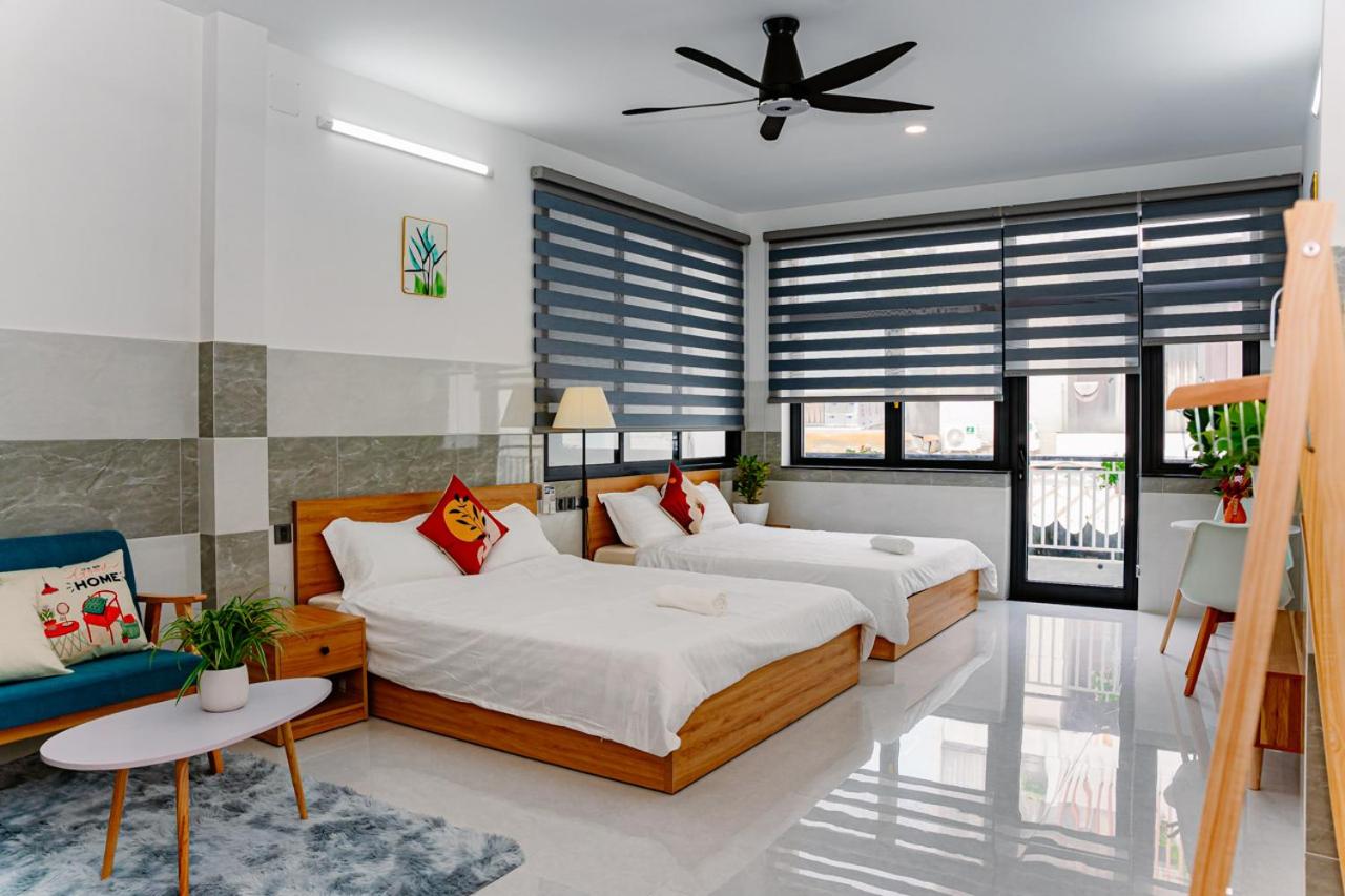 ALOHA SAIGON PREMIUM HOSTEL by Local Travel Experts - Newly opened, Less-touristy location, Spacious rooms, Glass shower bathroom, Free breakfast & Walking