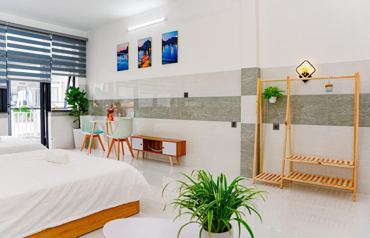 ALOHA SAIGON PREMIUM HOSTEL by Local Travel Experts - Newly opened, Less-touristy location, Spacious rooms, Glass shower bathroom, Free breakfast & Walking