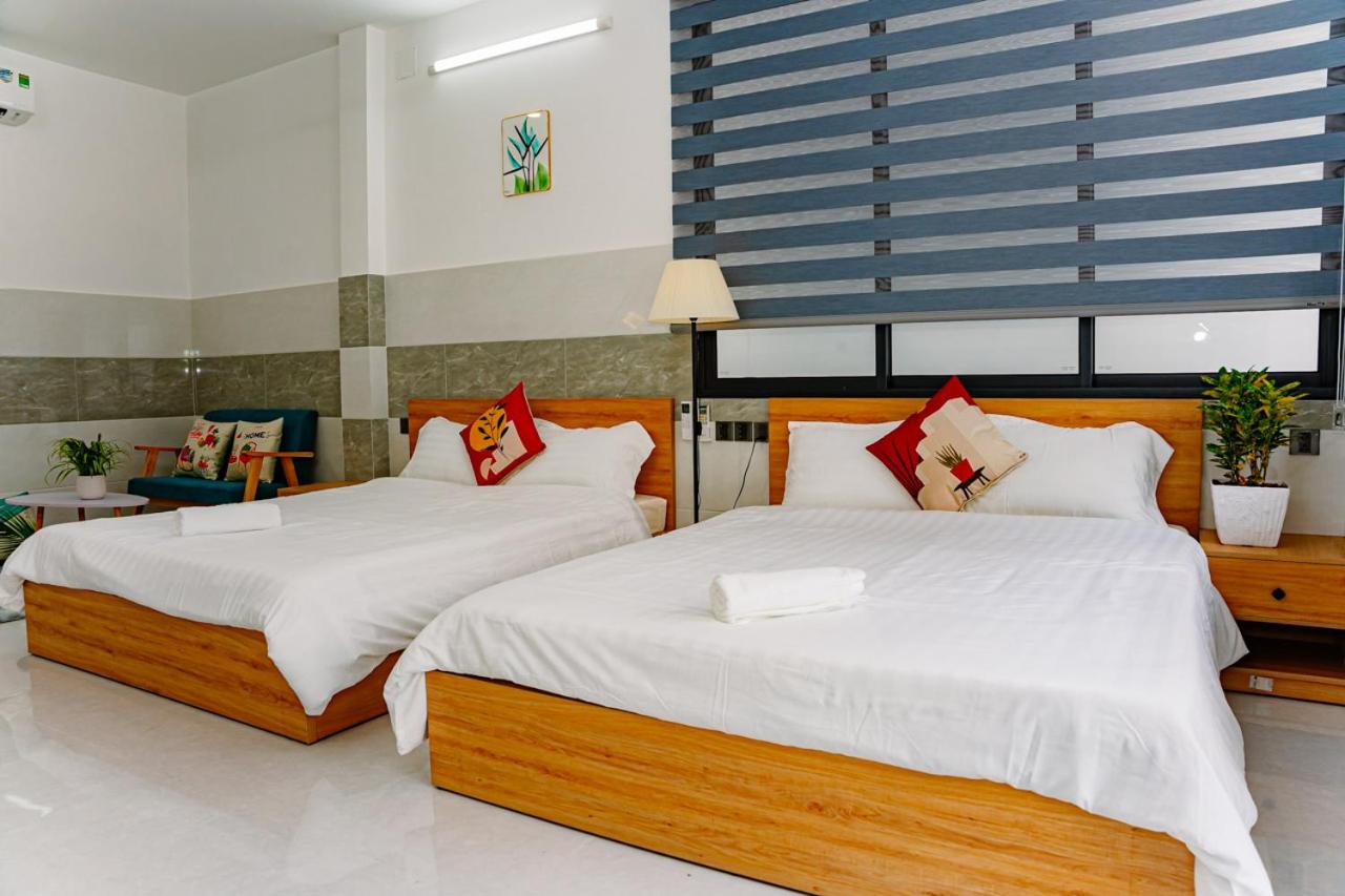 ALOHA SAIGON PREMIUM HOSTEL by Local Travel Experts - Newly opened, Less-touristy location, Spacious rooms, Glass shower bathroom, Free breakfast & Walking