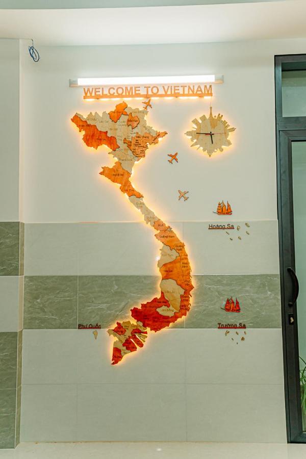 ALOHA SAIGON PREMIUM HOSTEL by Local Travel Experts - Newly opened, Less-touristy location, Spacious rooms, Glass shower bathroom, Free breakfast & Walking