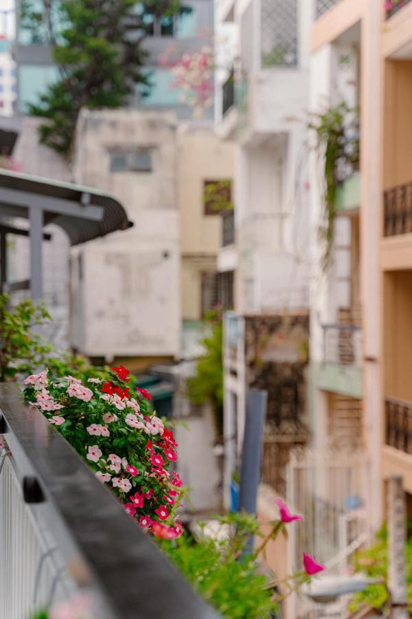 ALOHA SAIGON PREMIUM HOSTEL by Local Travel Experts - Newly opened, Less-touristy location, Spacious rooms, Glass shower bathroom, Free breakfast & Walking