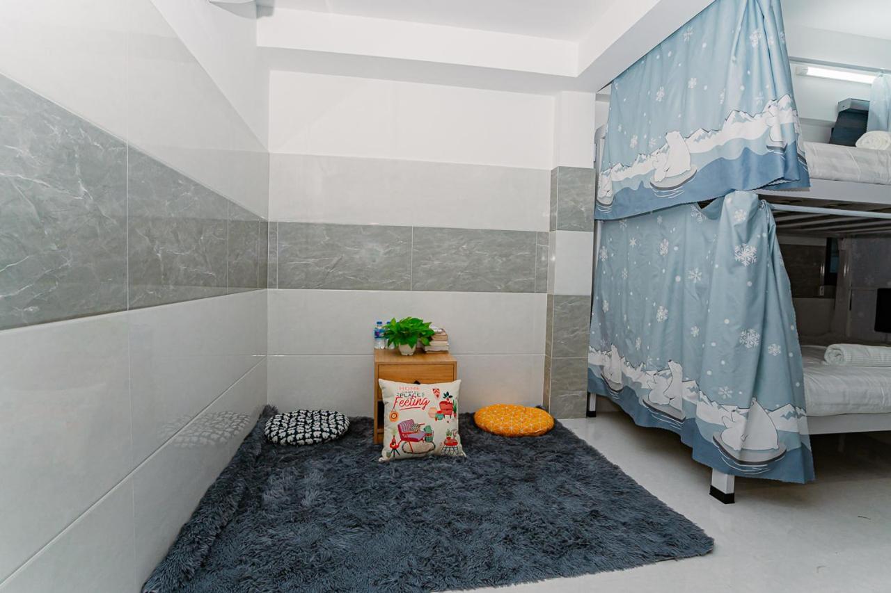 ALOHA SAIGON PREMIUM HOSTEL by Local Travel Experts - Newly opened, Less-touristy location, Spacious rooms, Glass shower bathroom, Free breakfast & Walking