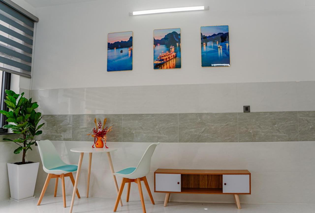 ALOHA SAIGON PREMIUM HOSTEL by Local Travel Experts - Newly opened, Less-touristy location, Spacious rooms, Glass shower bathroom, Free breakfast & Walking