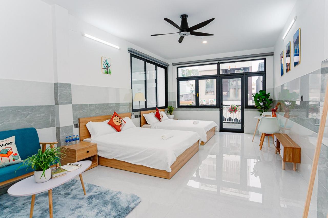 ALOHA SAIGON PREMIUM HOSTEL by Local Travel Experts - Newly opened, Less-touristy location, Spacious rooms, Glass shower bathroom, Free breakfast & Walking