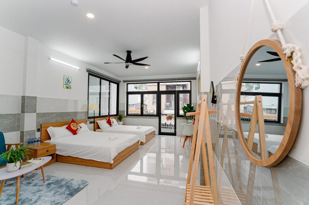 ALOHA SAIGON PREMIUM HOSTEL by Local Travel Experts - Newly opened, Less-touristy location, Spacious rooms, Glass shower bathroom, Free breakfast & Walking