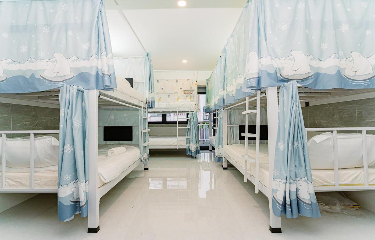 ALOHA SAIGON PREMIUM HOSTEL by Local Travel Experts - Newly opened, Less-touristy location, Spacious rooms, Glass shower bathroom, Free breakfast & Walking