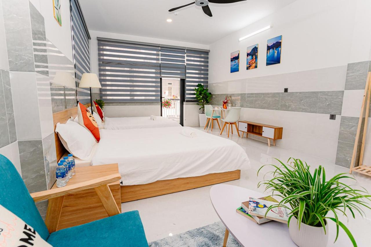 ALOHA SAIGON PREMIUM HOSTEL by Local Travel Experts - Newly opened, Less-touristy location, Spacious rooms, Glass shower bathroom, Free breakfast & Walking