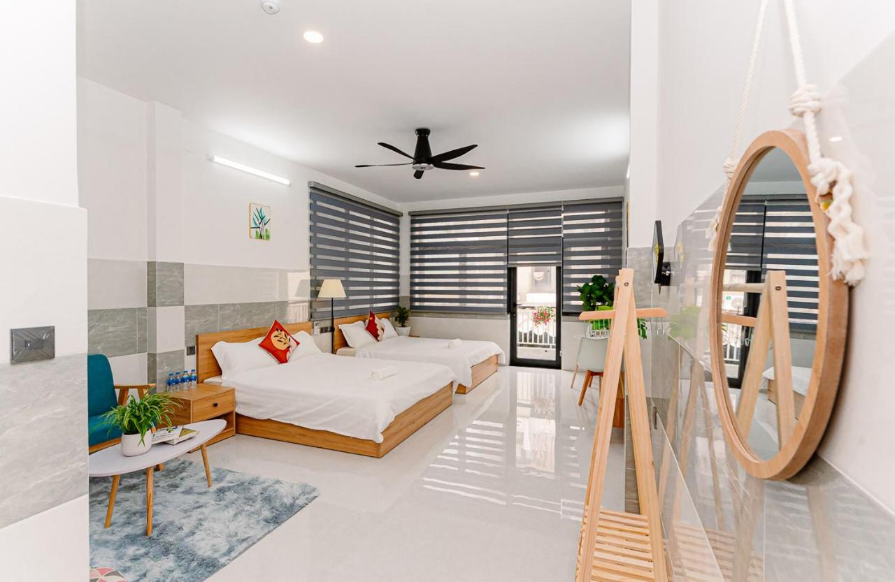 ALOHA SAIGON PREMIUM HOSTEL by Local Travel Experts - Newly opened, Less-touristy location, Spacious rooms, Glass shower bathroom, Free breakfast & Walking