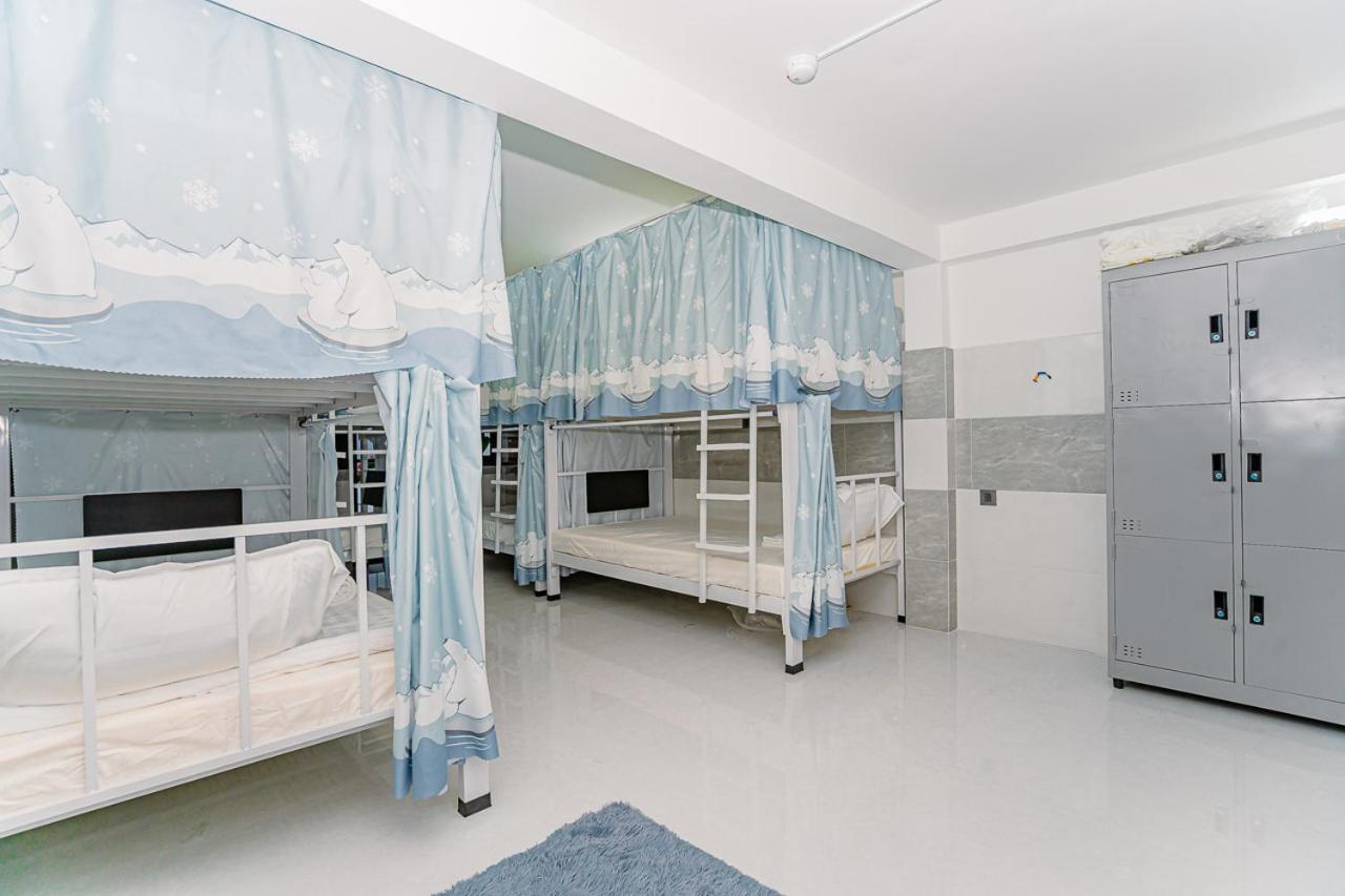 ALOHA SAIGON PREMIUM HOSTEL by Local Travel Experts - Newly opened, Less-touristy location, Spacious rooms, Glass shower bathroom, Free breakfast & Walking