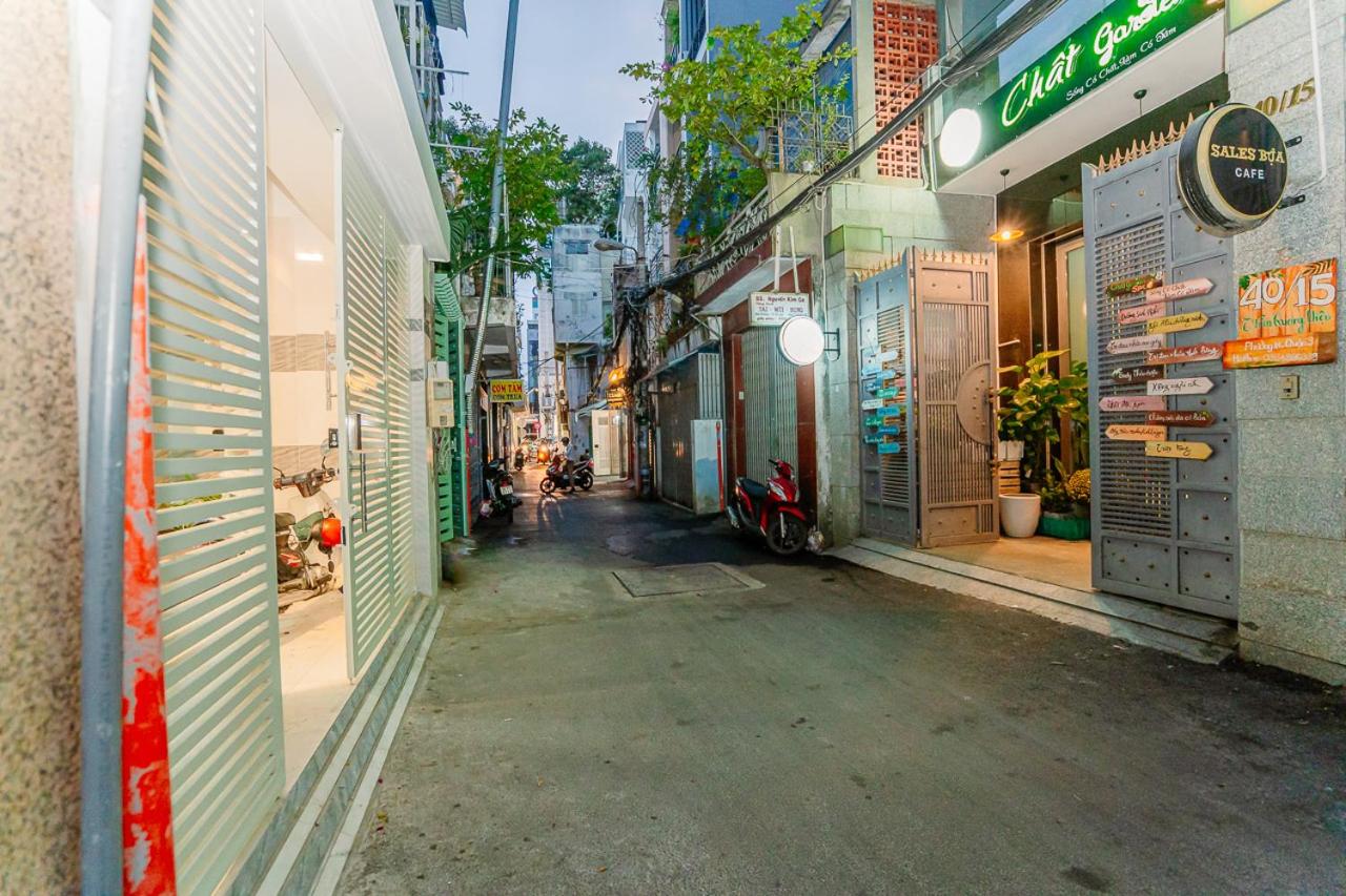 ALOHA SAIGON PREMIUM HOSTEL by Local Travel Experts - Newly opened, Less-touristy location, Spacious rooms, Glass shower bathroom, Free breakfast & Walking
