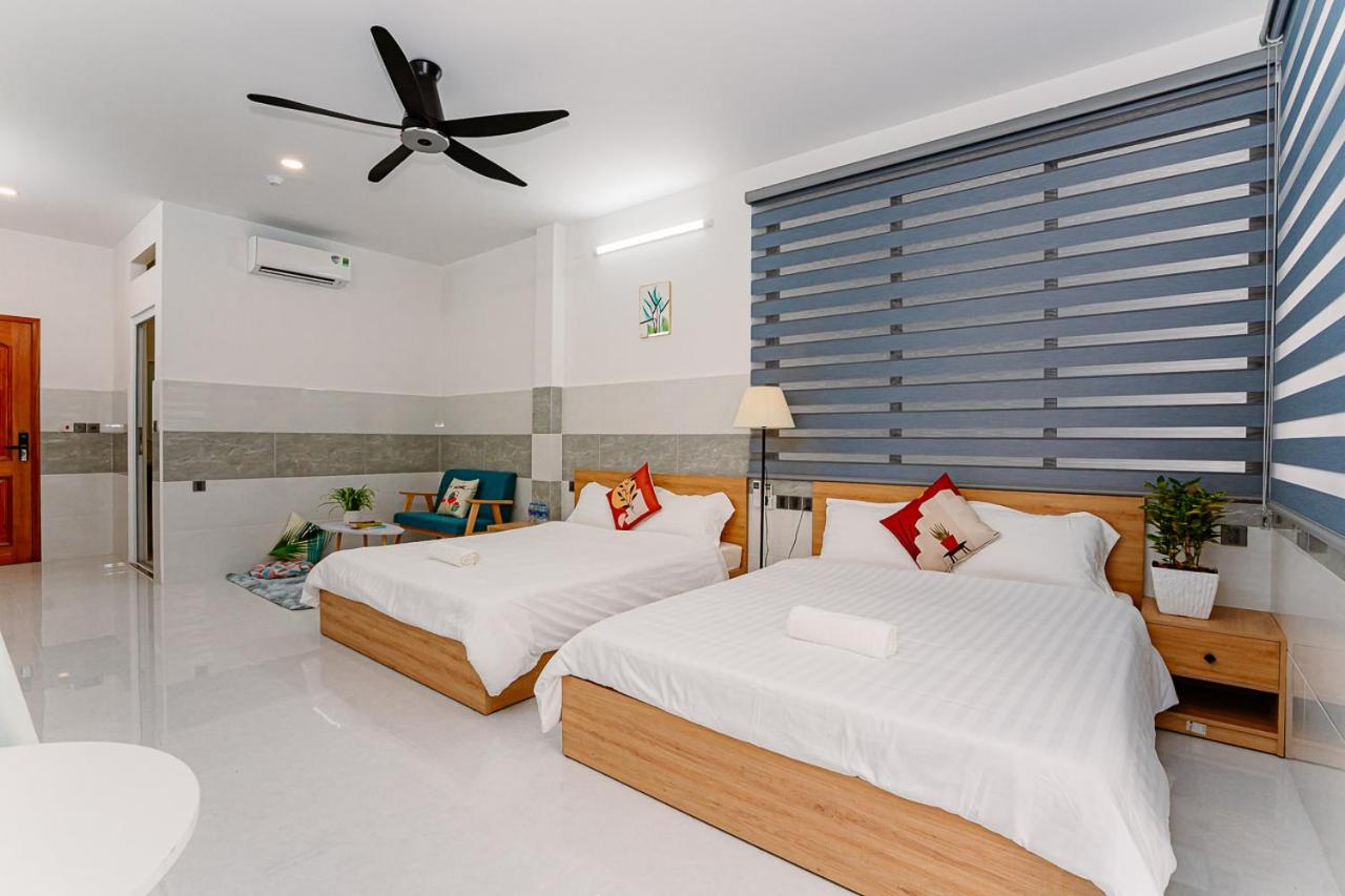 ALOHA SAIGON PREMIUM HOSTEL by Local Travel Experts - Newly opened, Less-touristy location, Spacious rooms, Glass shower bathroom, Free breakfast & Walking