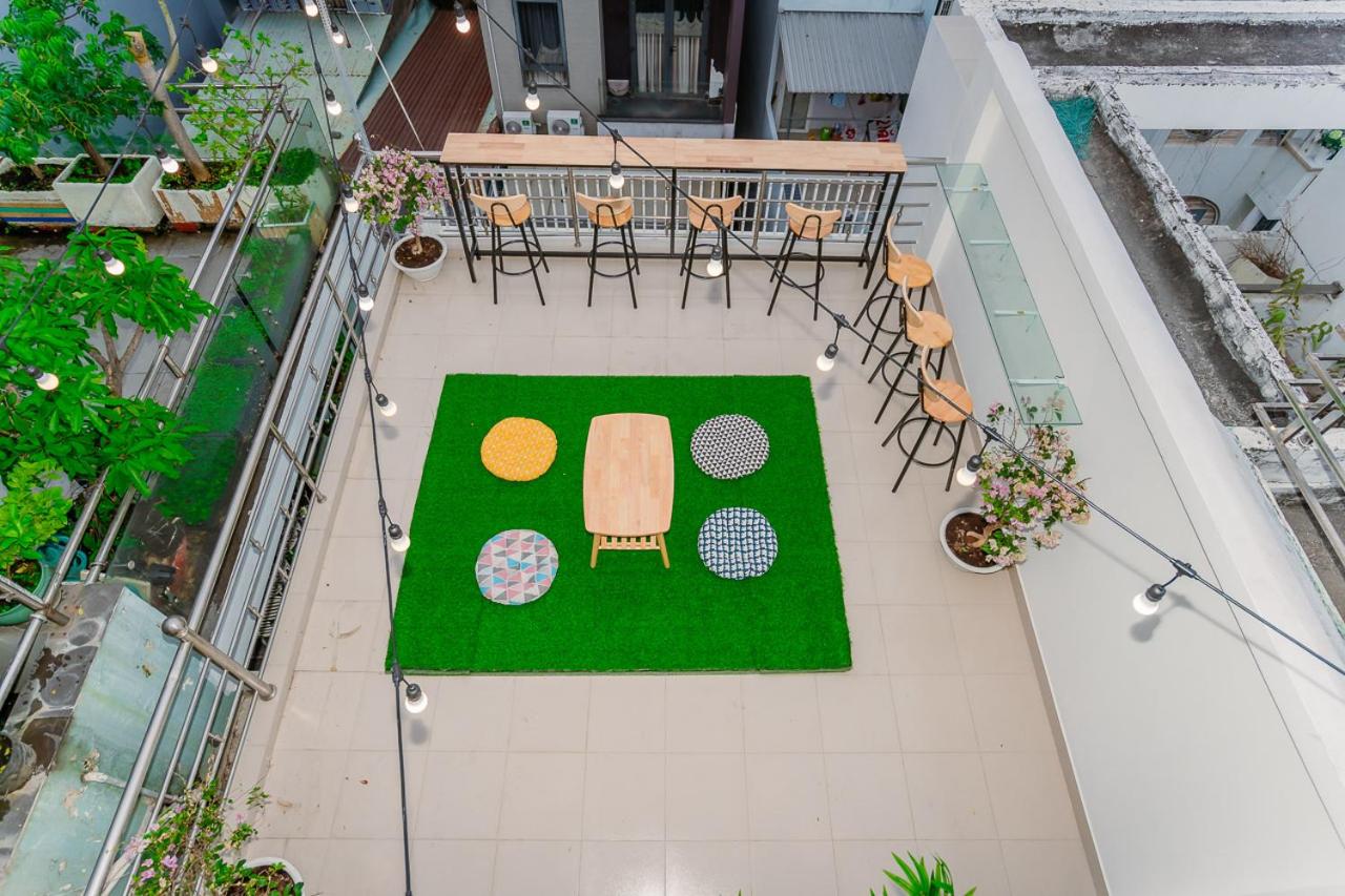 ALOHA SAIGON PREMIUM HOSTEL by Local Travel Experts - Newly opened, Less-touristy location, Spacious rooms, Glass shower bathroom, Free breakfast & Walking