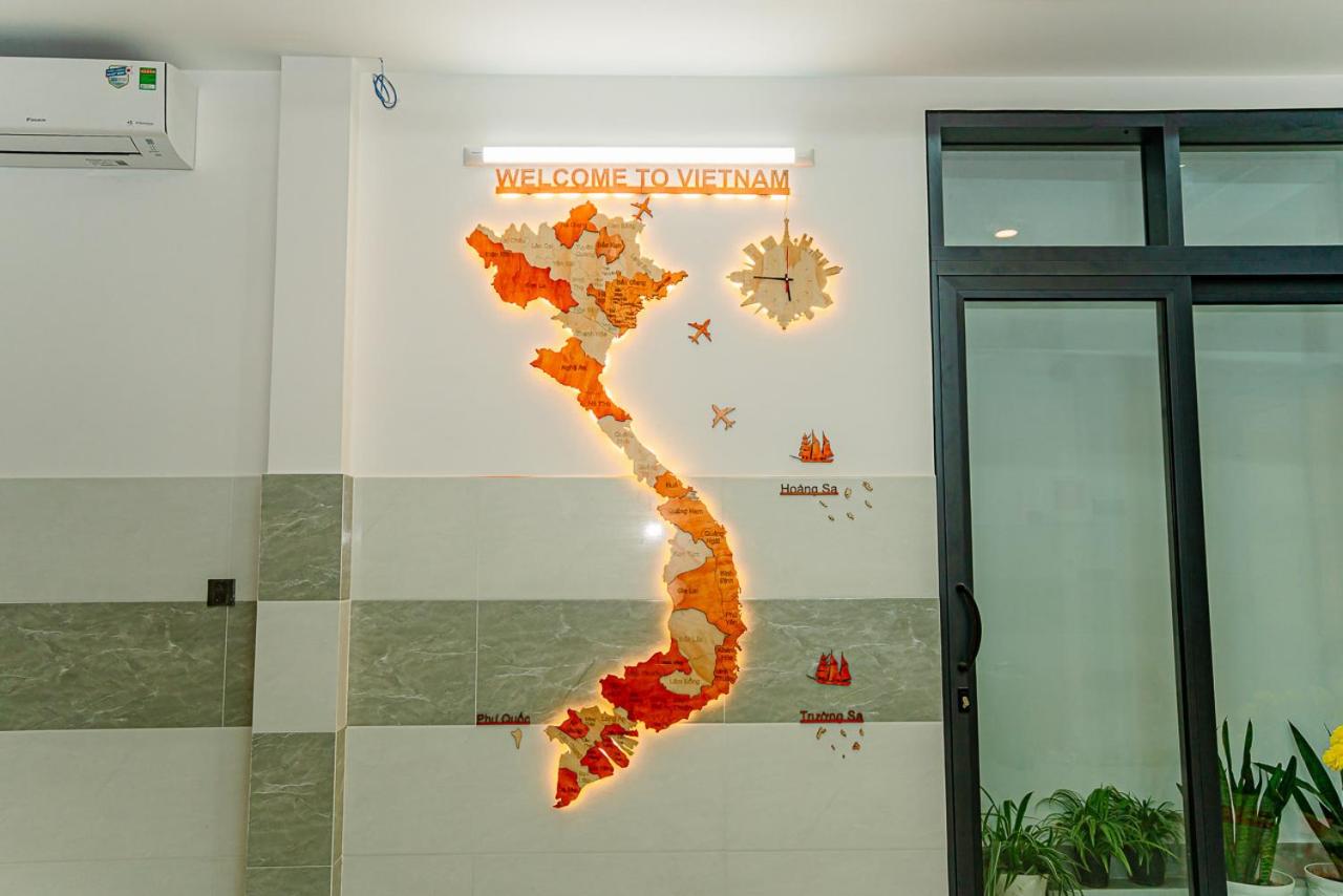 ALOHA SAIGON PREMIUM HOSTEL by Local Travel Experts - Newly opened, Less-touristy location, Spacious rooms, Glass shower bathroom, Free breakfast & Walking