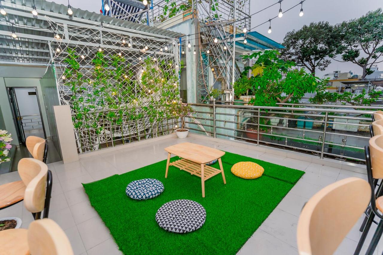 ALOHA SAIGON PREMIUM HOSTEL by Local Travel Experts - Newly opened, Less-touristy location, Spacious rooms, Glass shower bathroom, Free breakfast & Walking