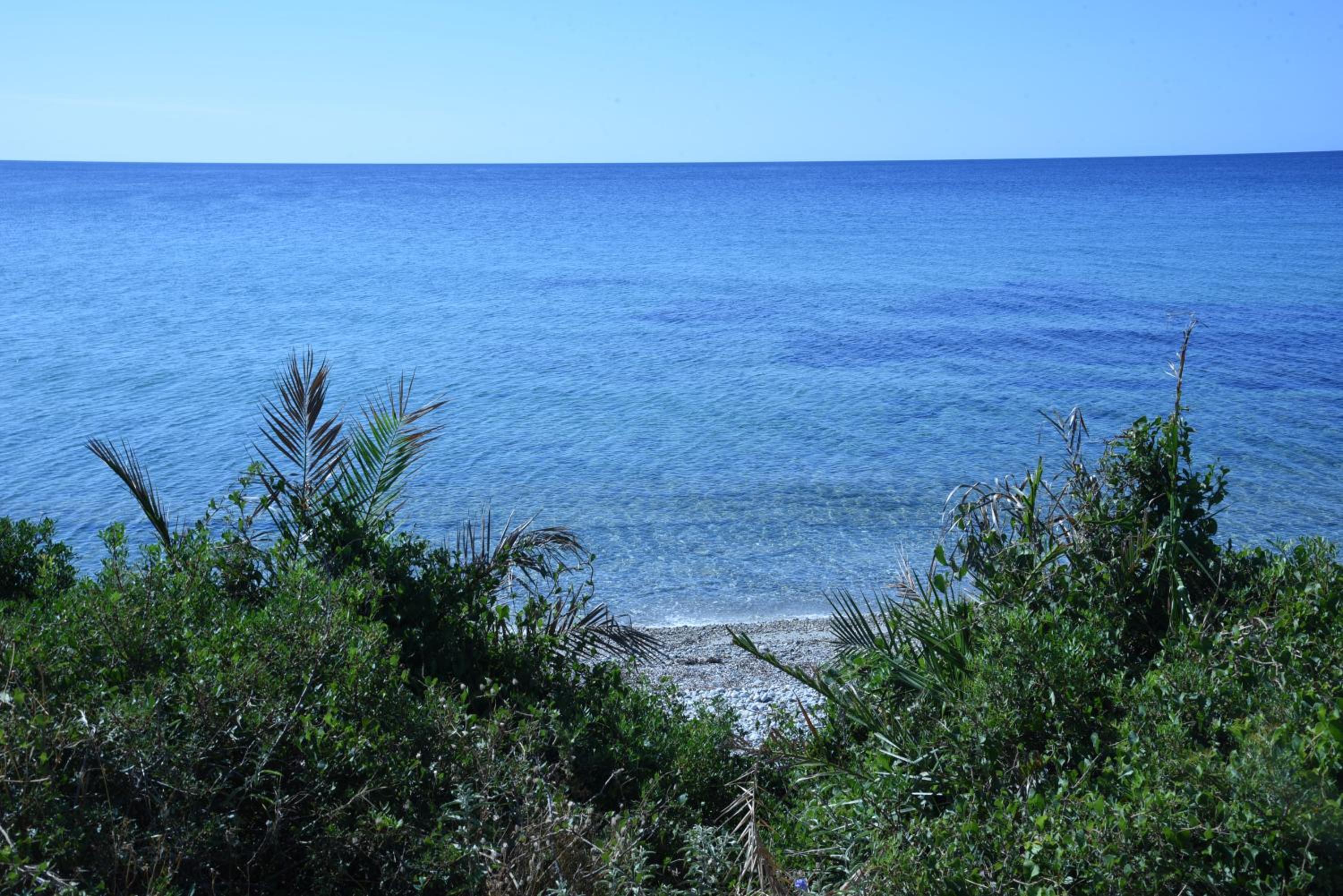 ALKEA beachfront apartment Moles Kalives Halkidiki