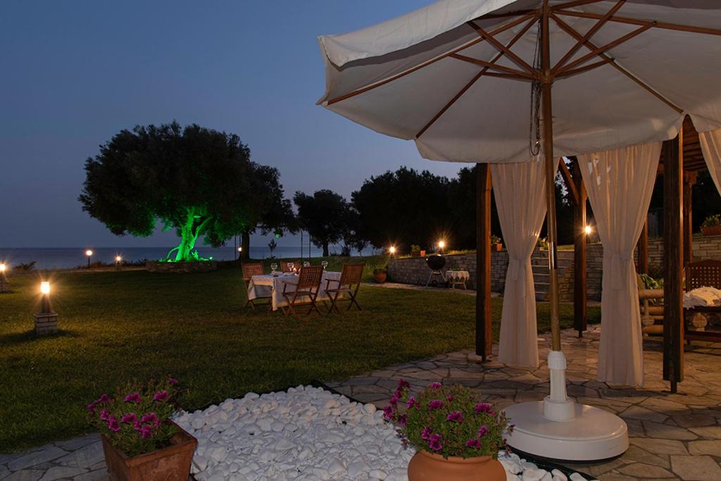 ALKEA beachfront apartment Moles Kalives Halkidiki