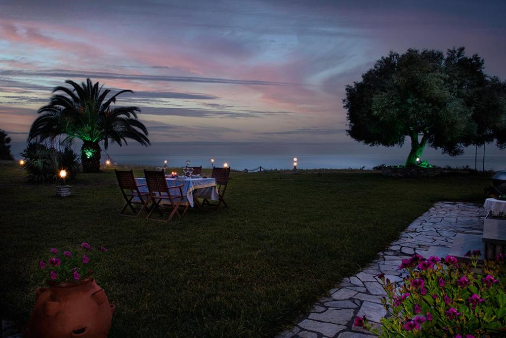 ALKEA beachfront apartment Moles Kalives Halkidiki
