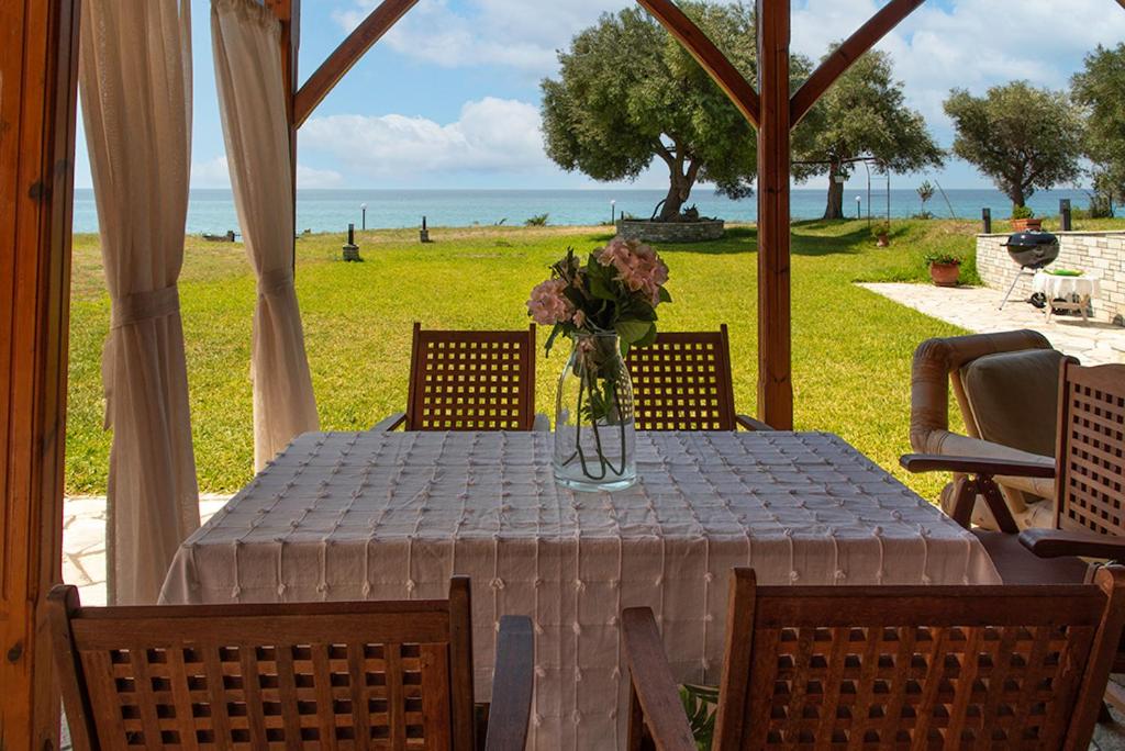 ALKEA beachfront apartment Moles Kalives Halkidiki