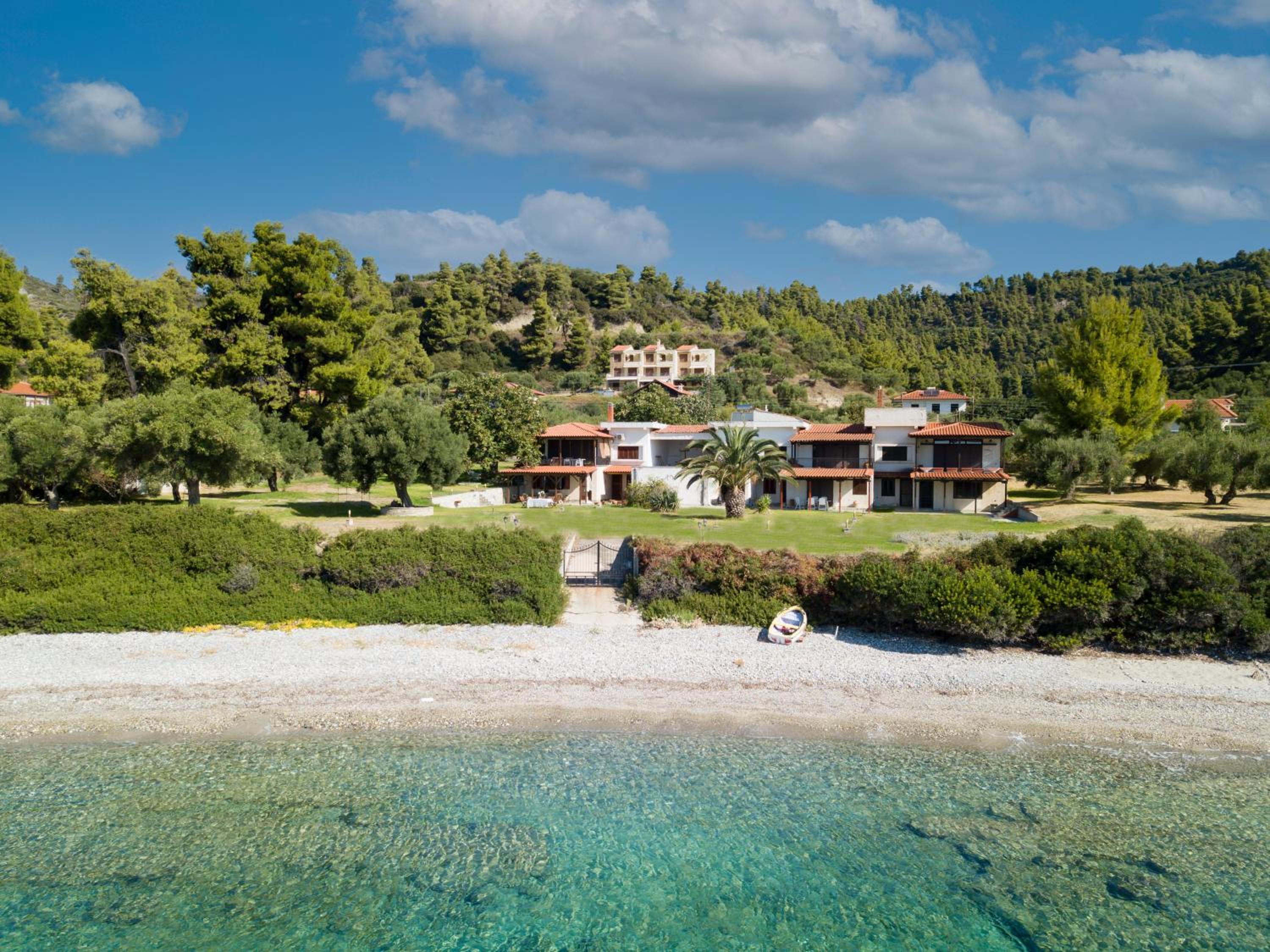 ALKEA beachfront apartment Moles Kalives Halkidiki