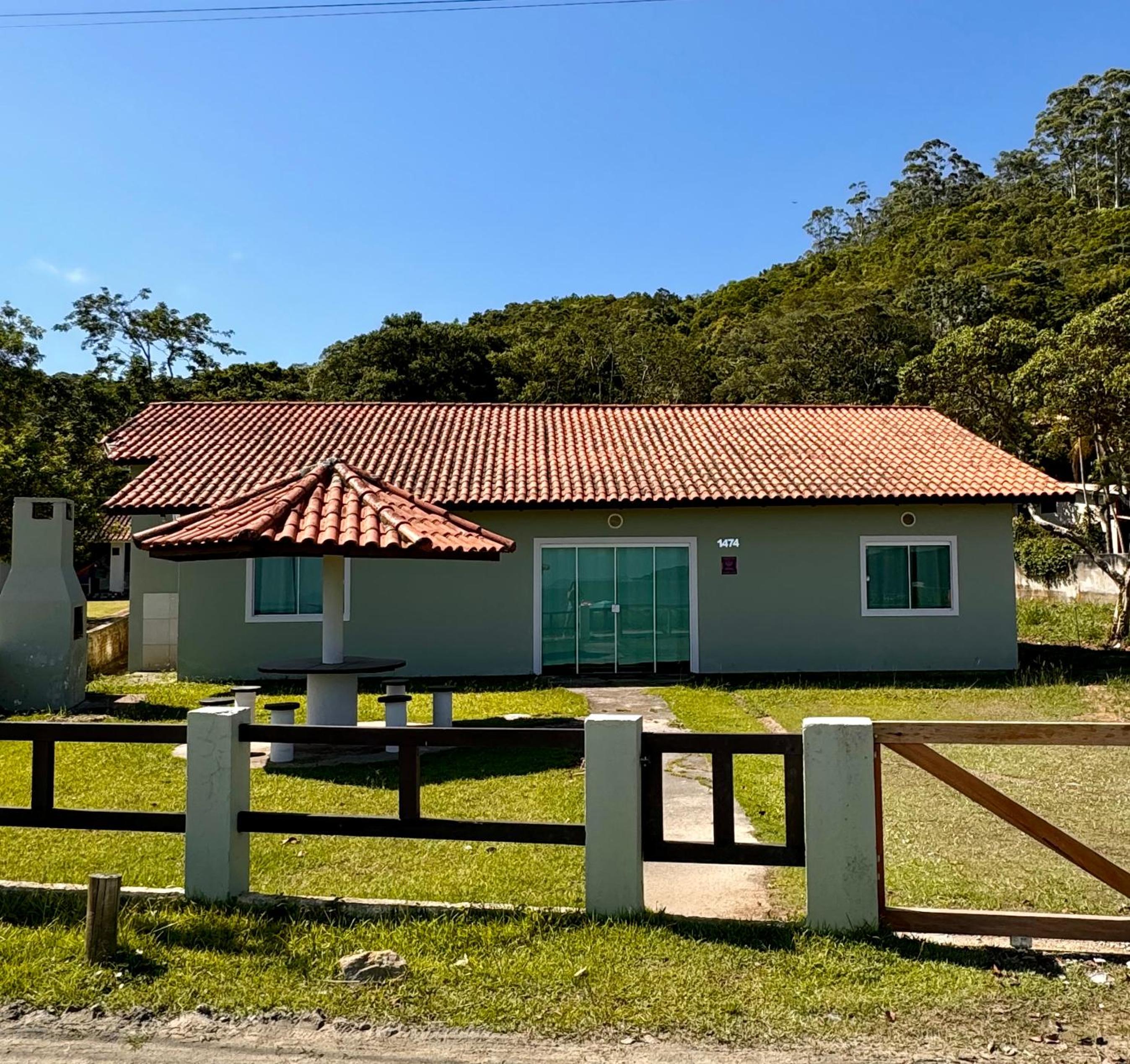 Residência à beira-mar em Zimbros