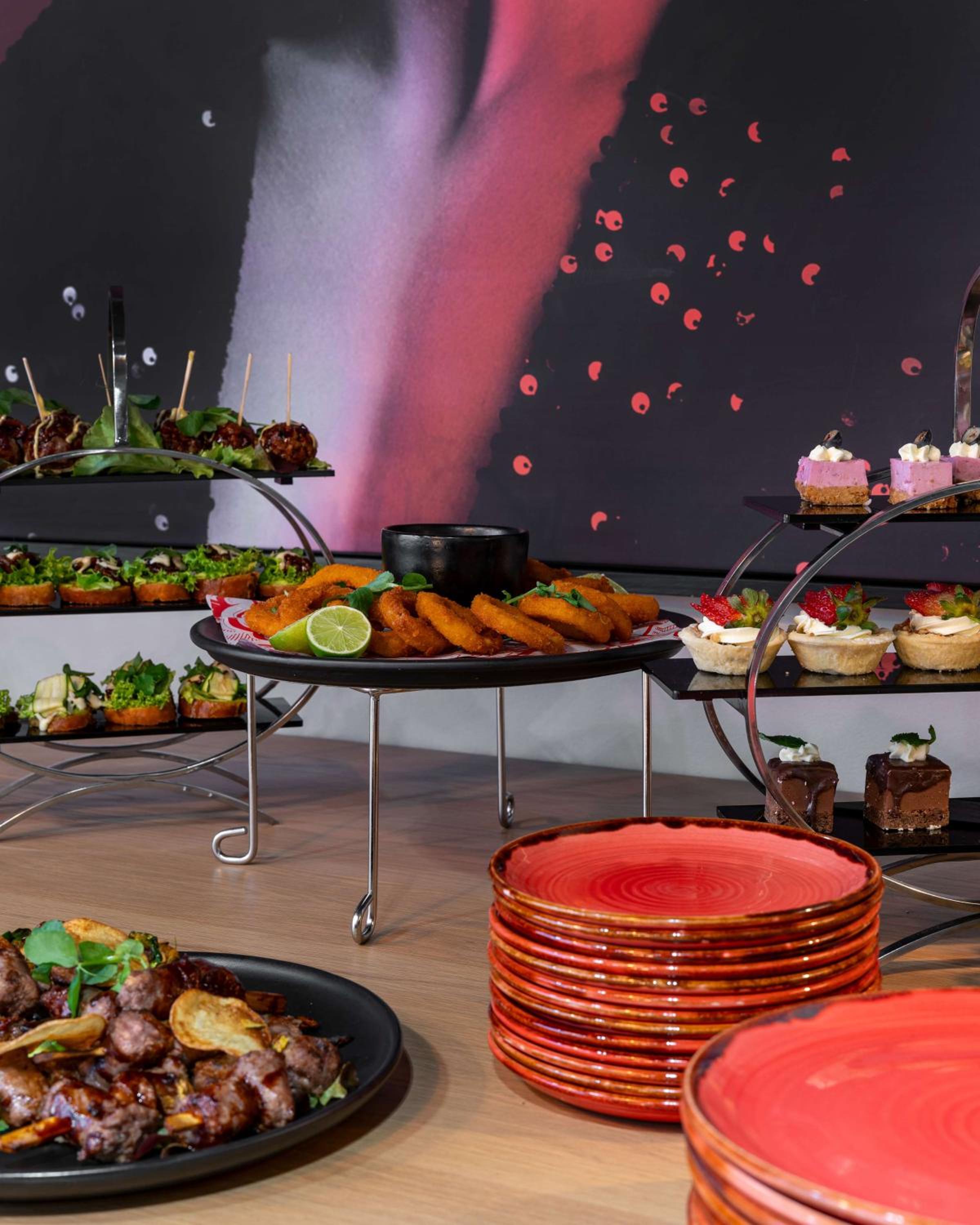 Johannesburg Vacations - Radisson RED Hotel Johannesburg Rosebank - Property Image 24
