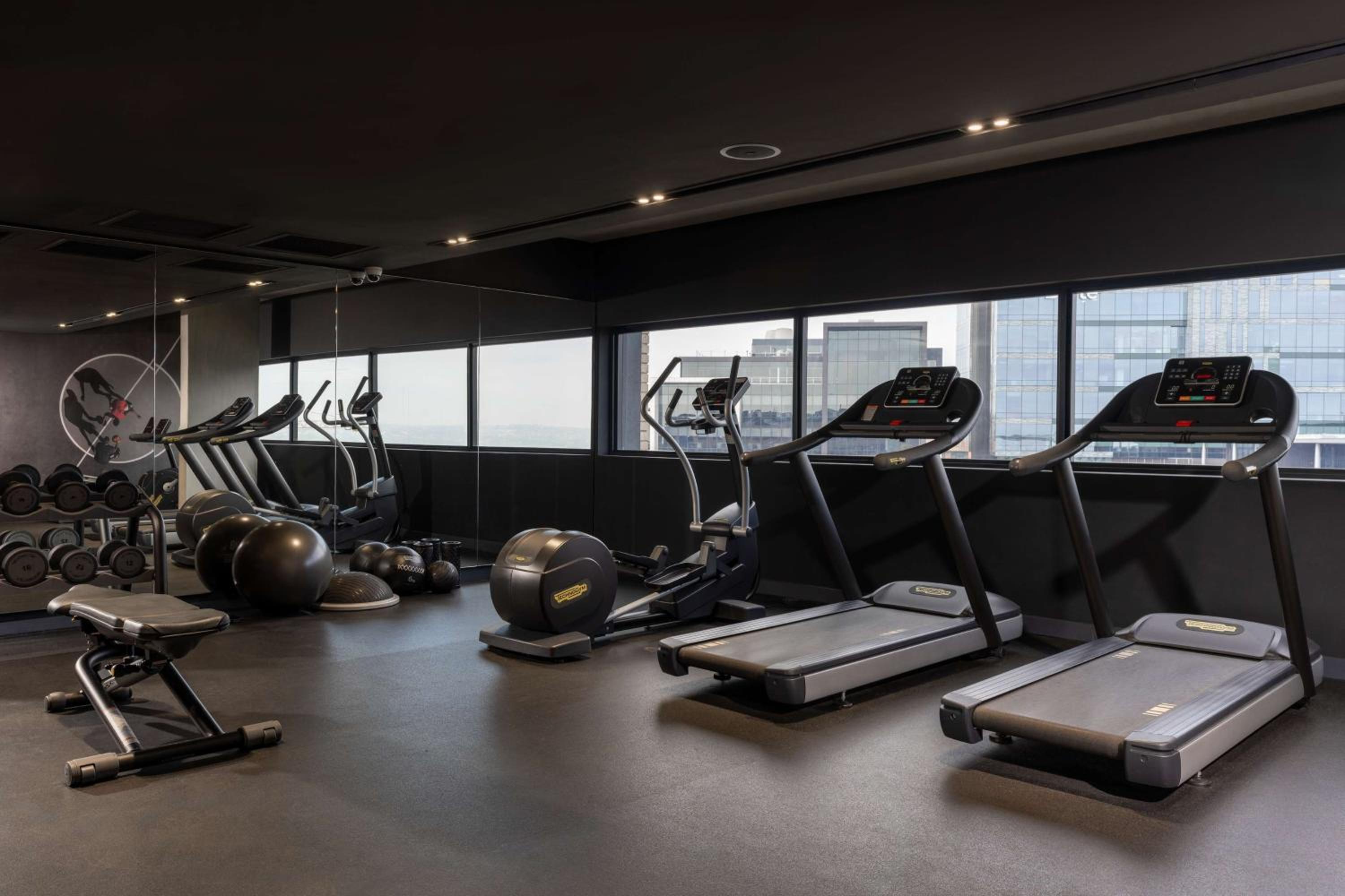 Johannesburg Vacations - Radisson RED Hotel Johannesburg Rosebank - Property Image 75