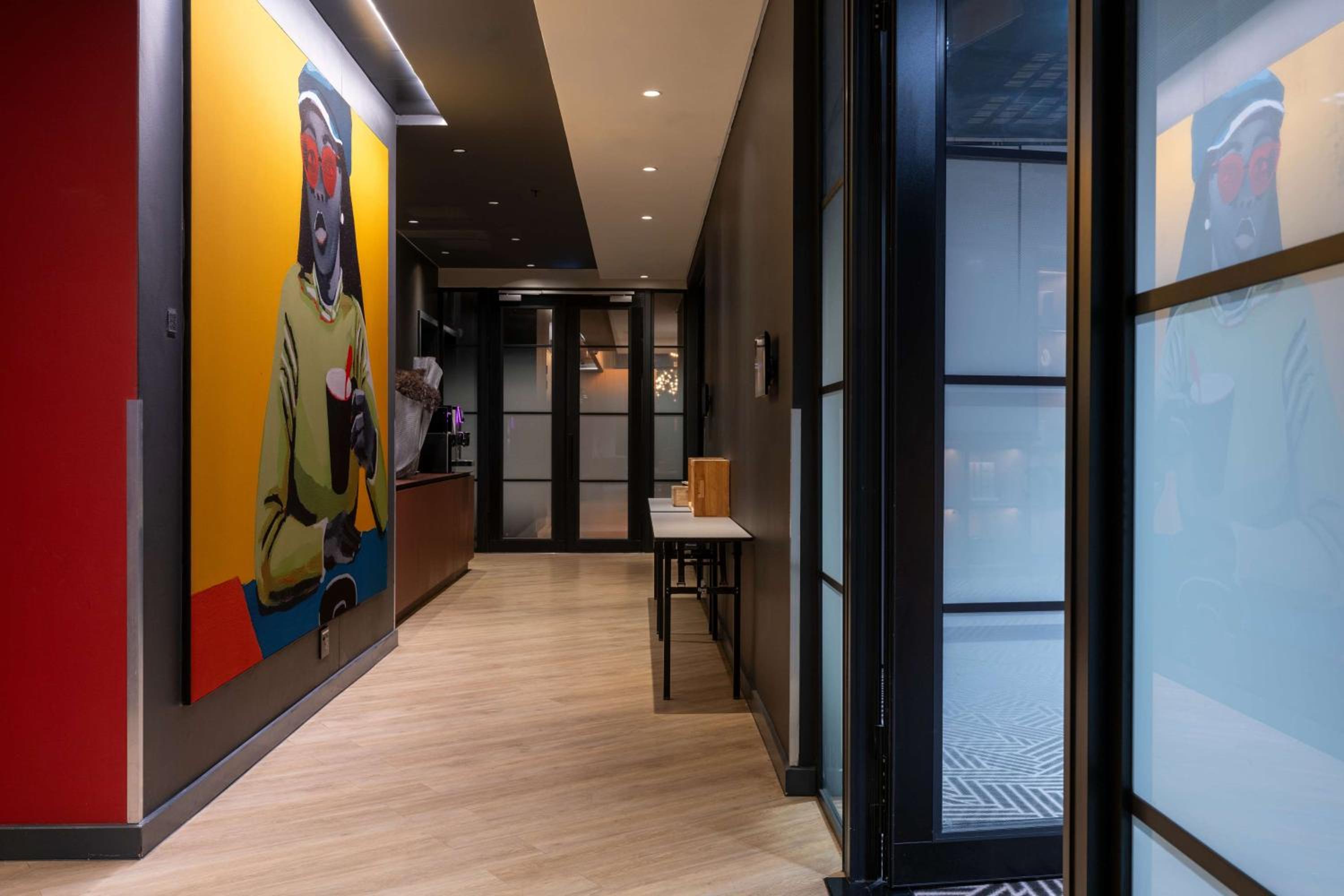 Johannesburg Vacations - Radisson RED Hotel Johannesburg Rosebank - Property Image 96