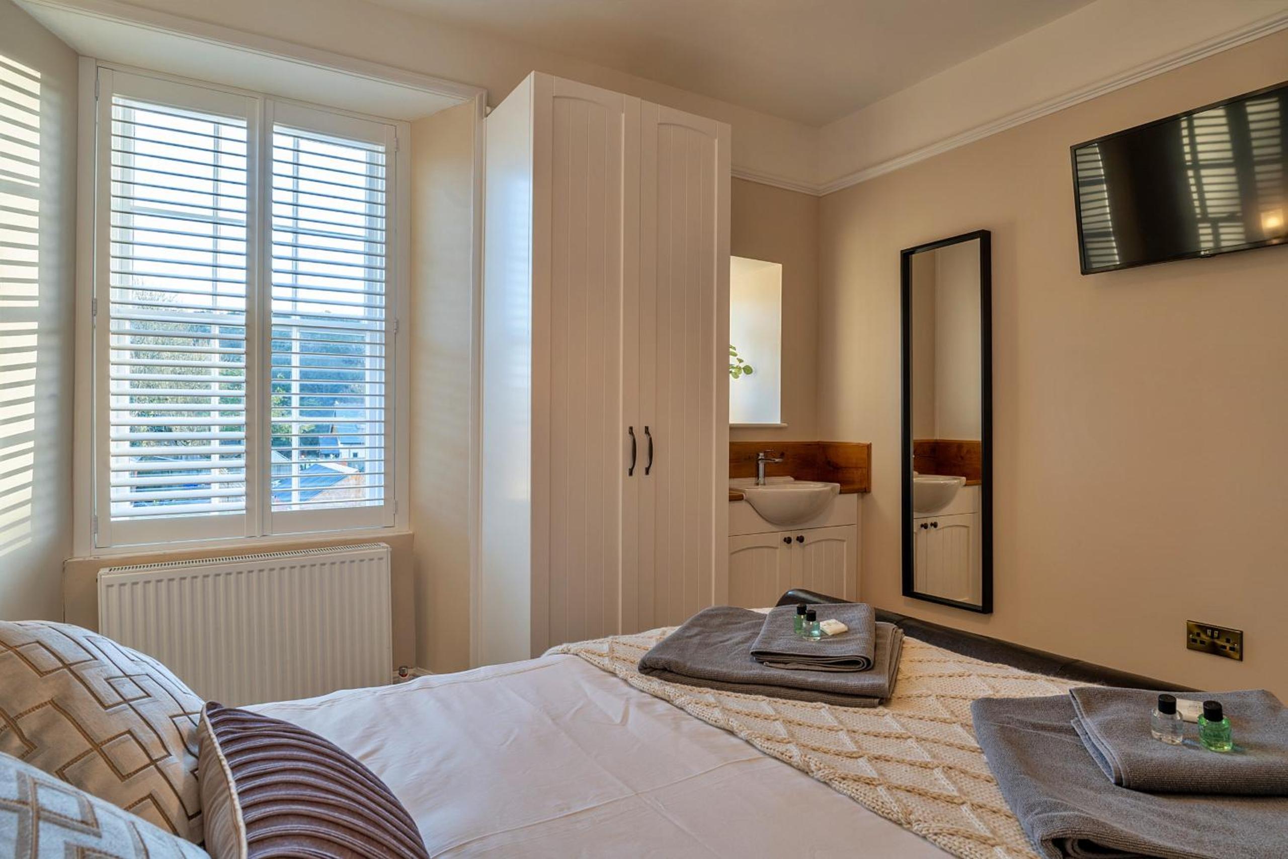 Finest Retreats - The Old Counting House view 5