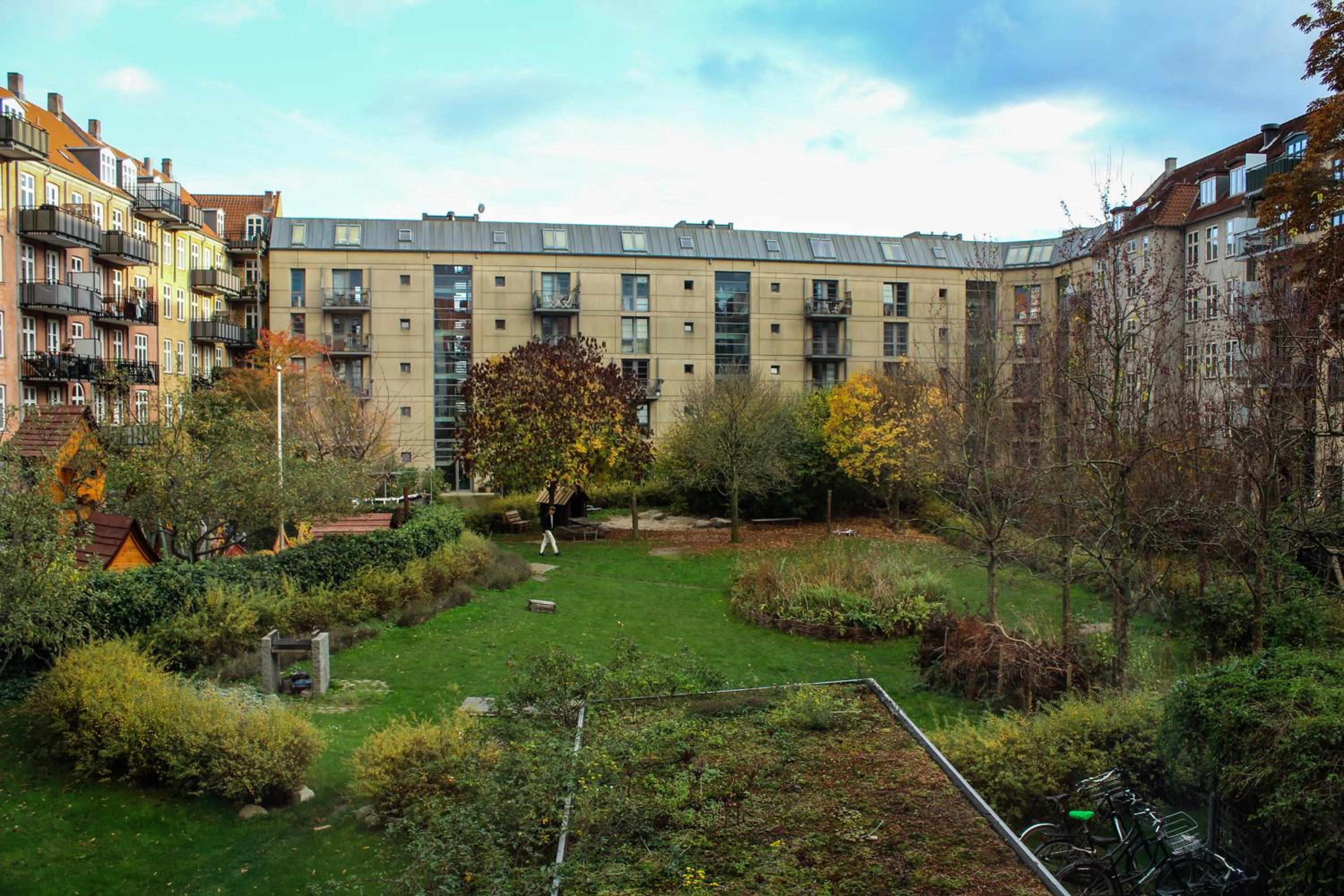 Centrally Located 4 Room Apartment view 2