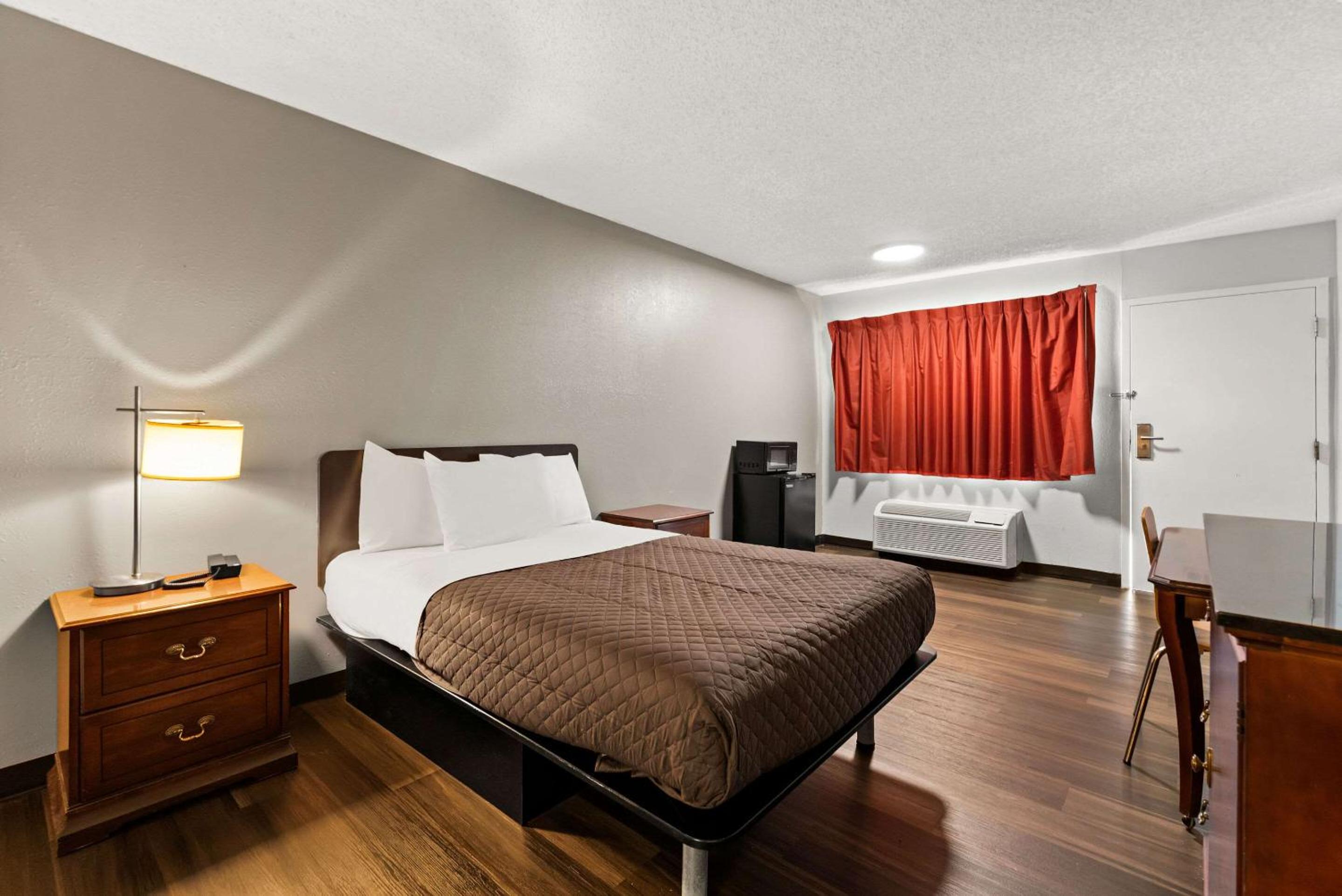 Rodeway Inn Brooklawn, photo 32