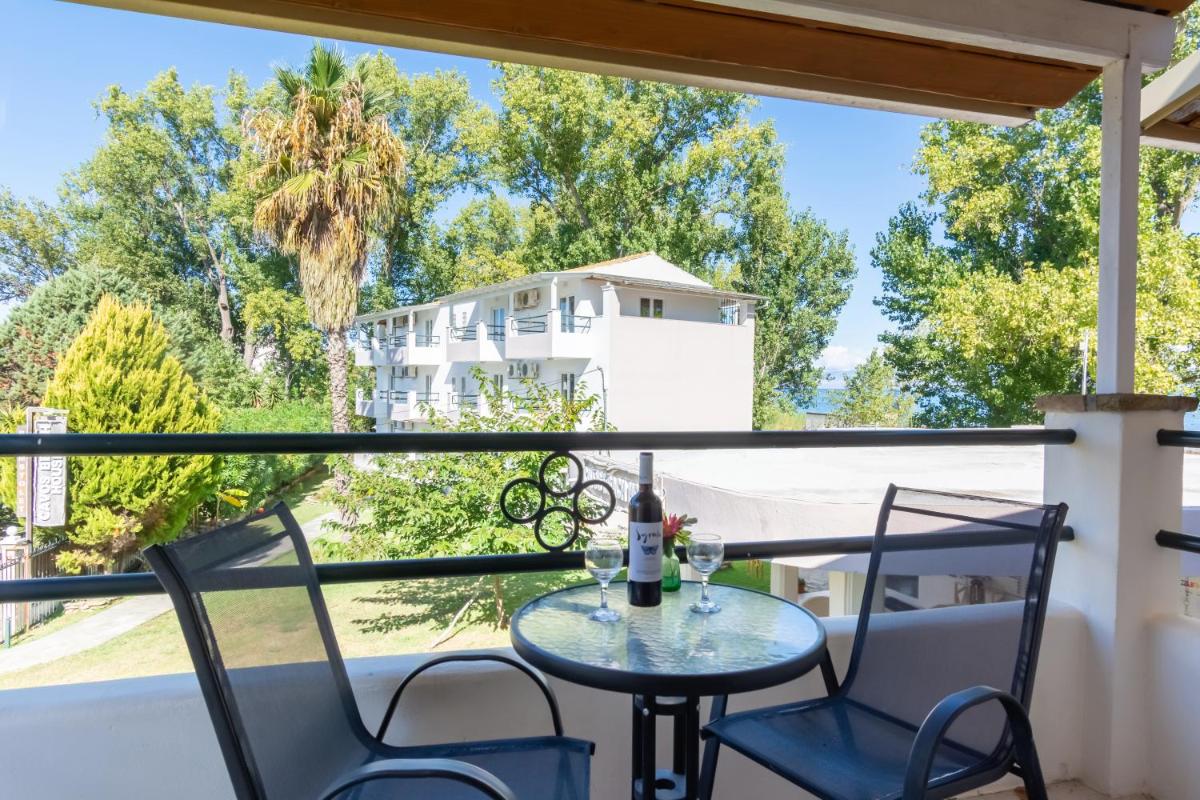 Cavos Beach House