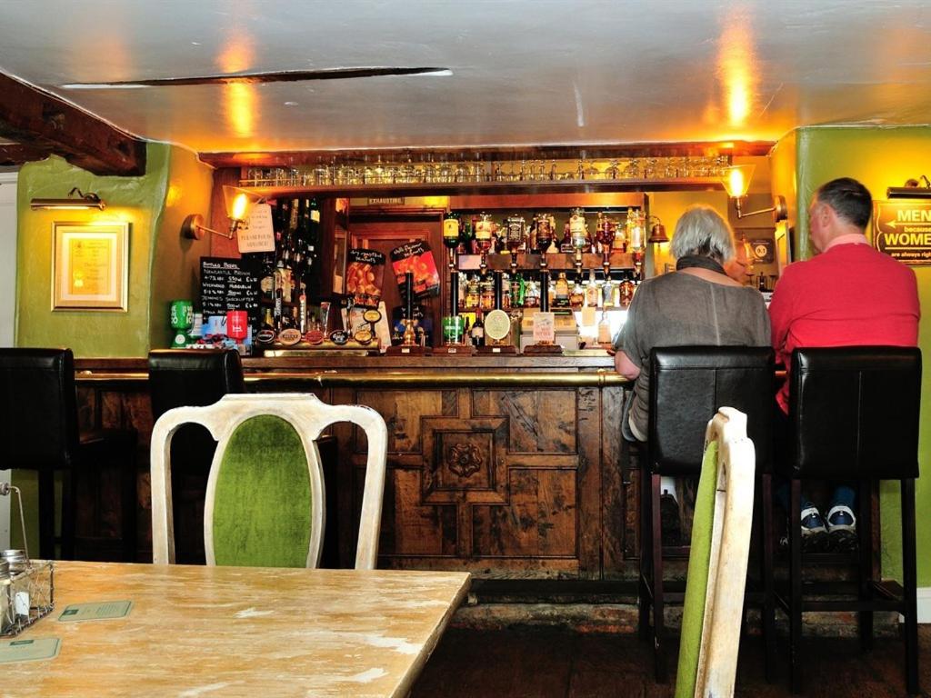 bar