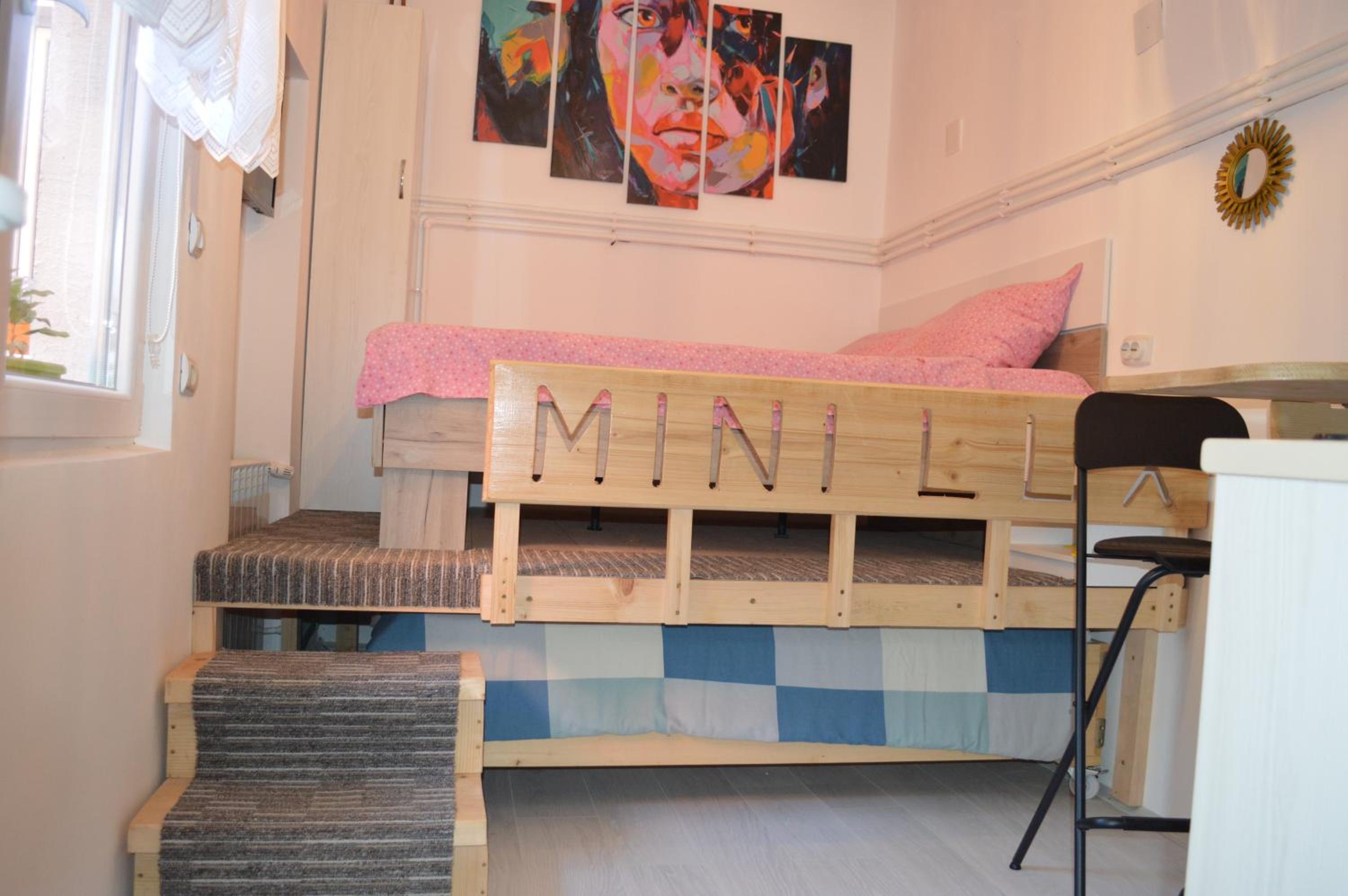 Studio Mini Lux view 3