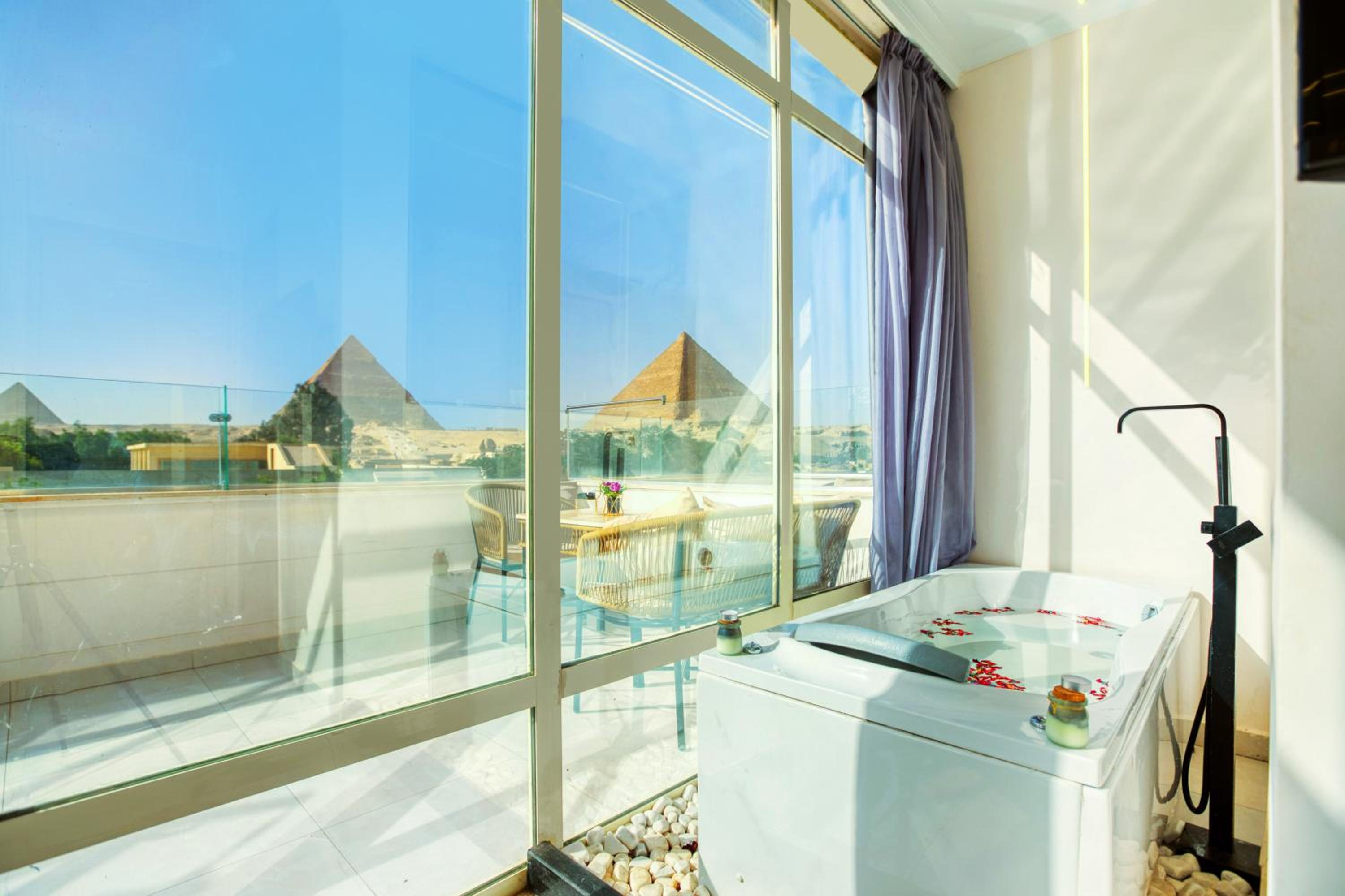 Tree Lounge Pyramids View INN , Sphinx Giza